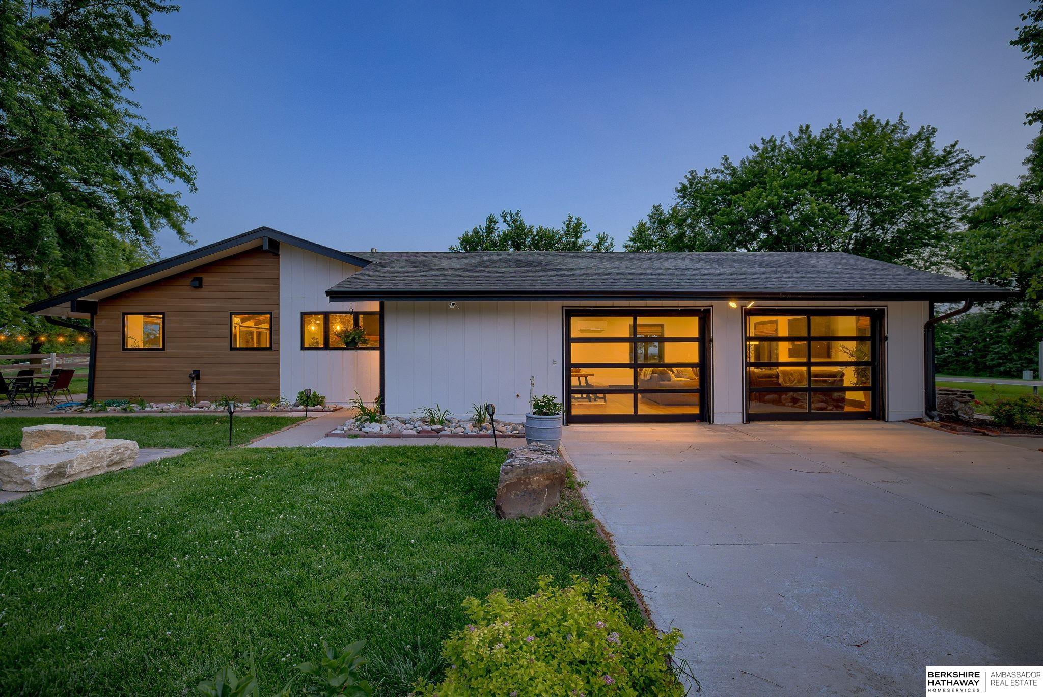 Omaha, Nebraska 68022, United States, 3 Bedrooms Bedrooms, ,2 BathroomsBathrooms,Residential,Active,120044