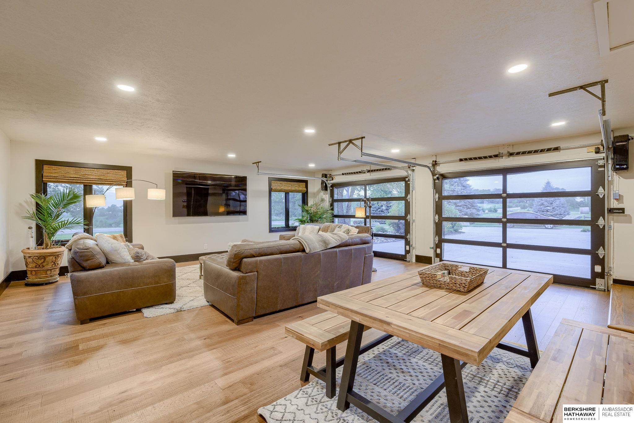 Omaha, Nebraska 68022, United States, 3 Bedrooms Bedrooms, ,2 BathroomsBathrooms,Residential,Active,120044