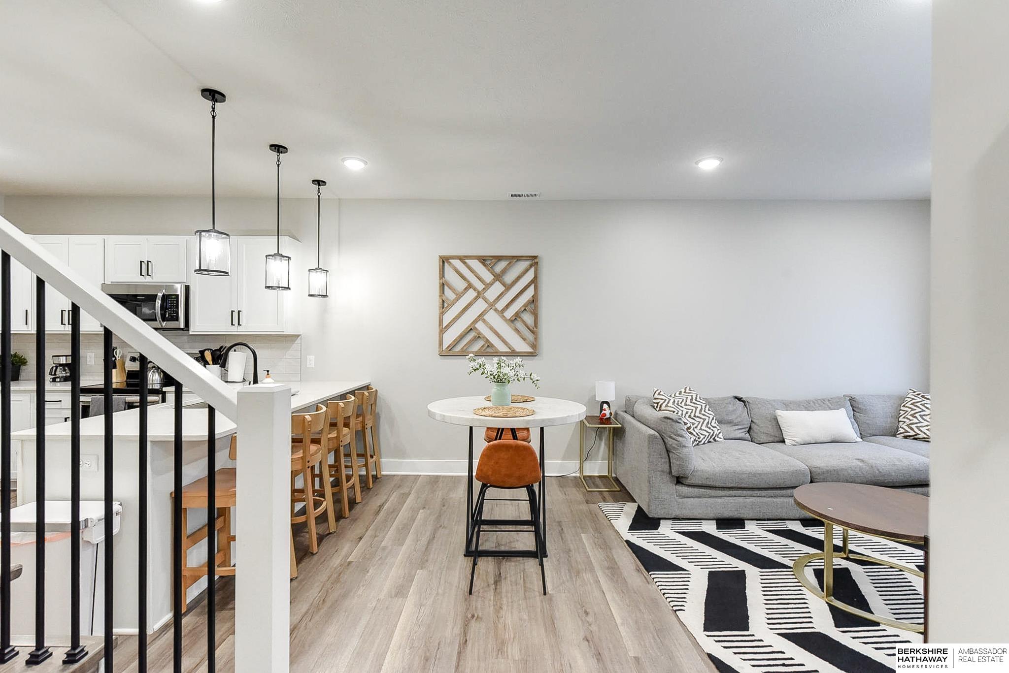 Omaha, Nebraska 68108, United States, 2 Bedrooms Bedrooms, ,3 BathroomsBathrooms,Residential,Pending,94881