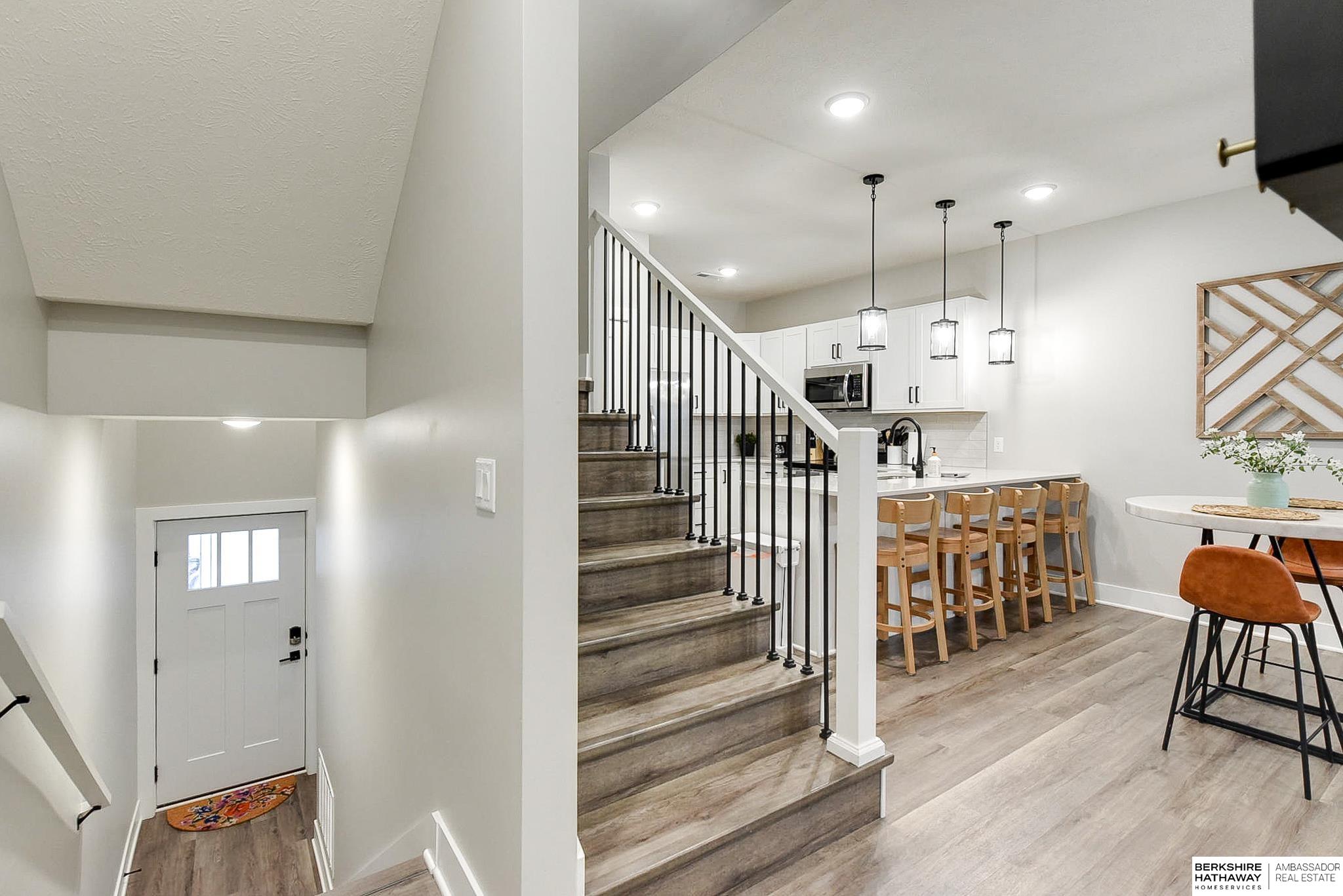 Omaha, Nebraska 68108, United States, 2 Bedrooms Bedrooms, ,3 BathroomsBathrooms,Residential,Pending,94881