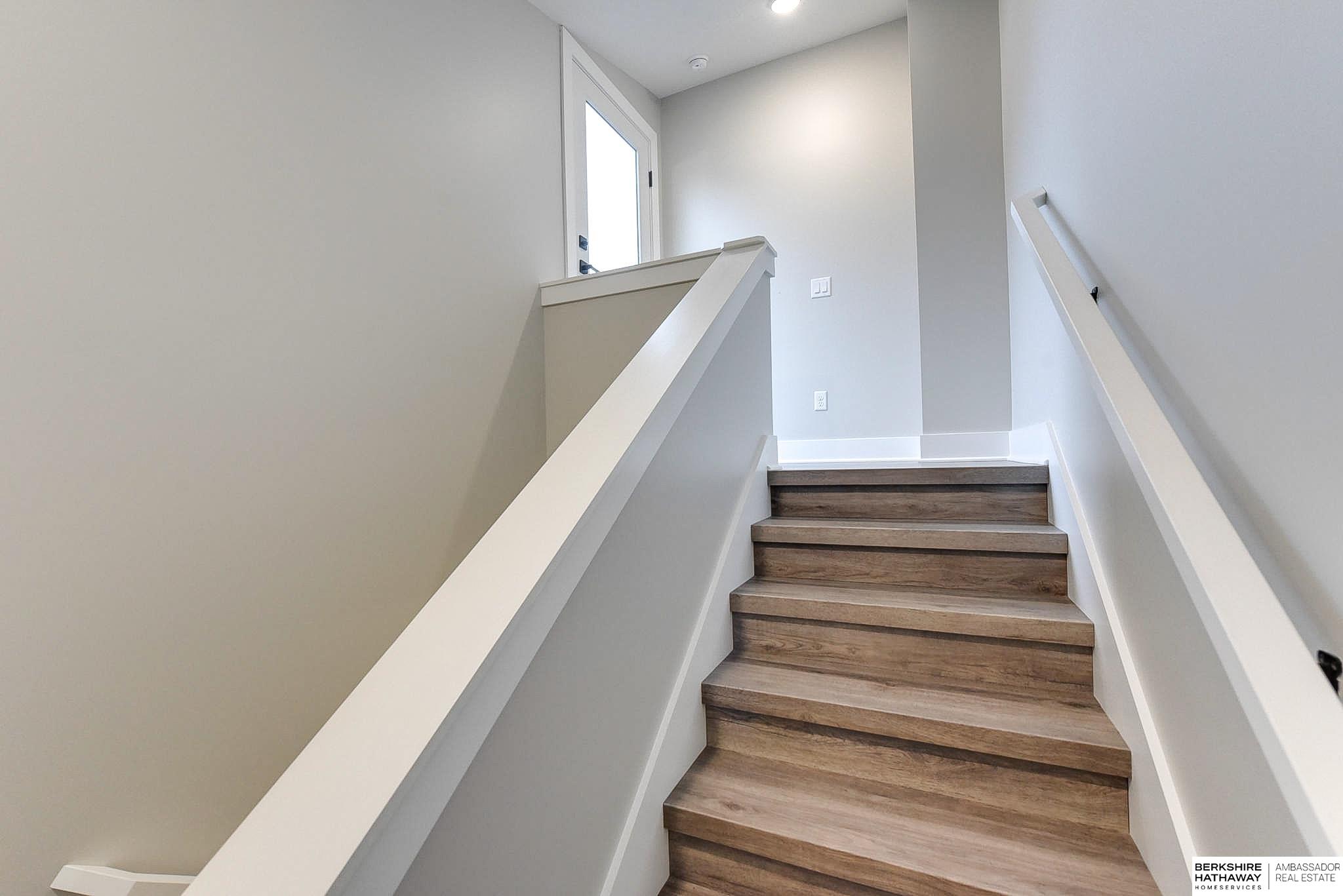 Omaha, Nebraska 68108, United States, 2 Bedrooms Bedrooms, ,3 BathroomsBathrooms,Residential,Pending,94881