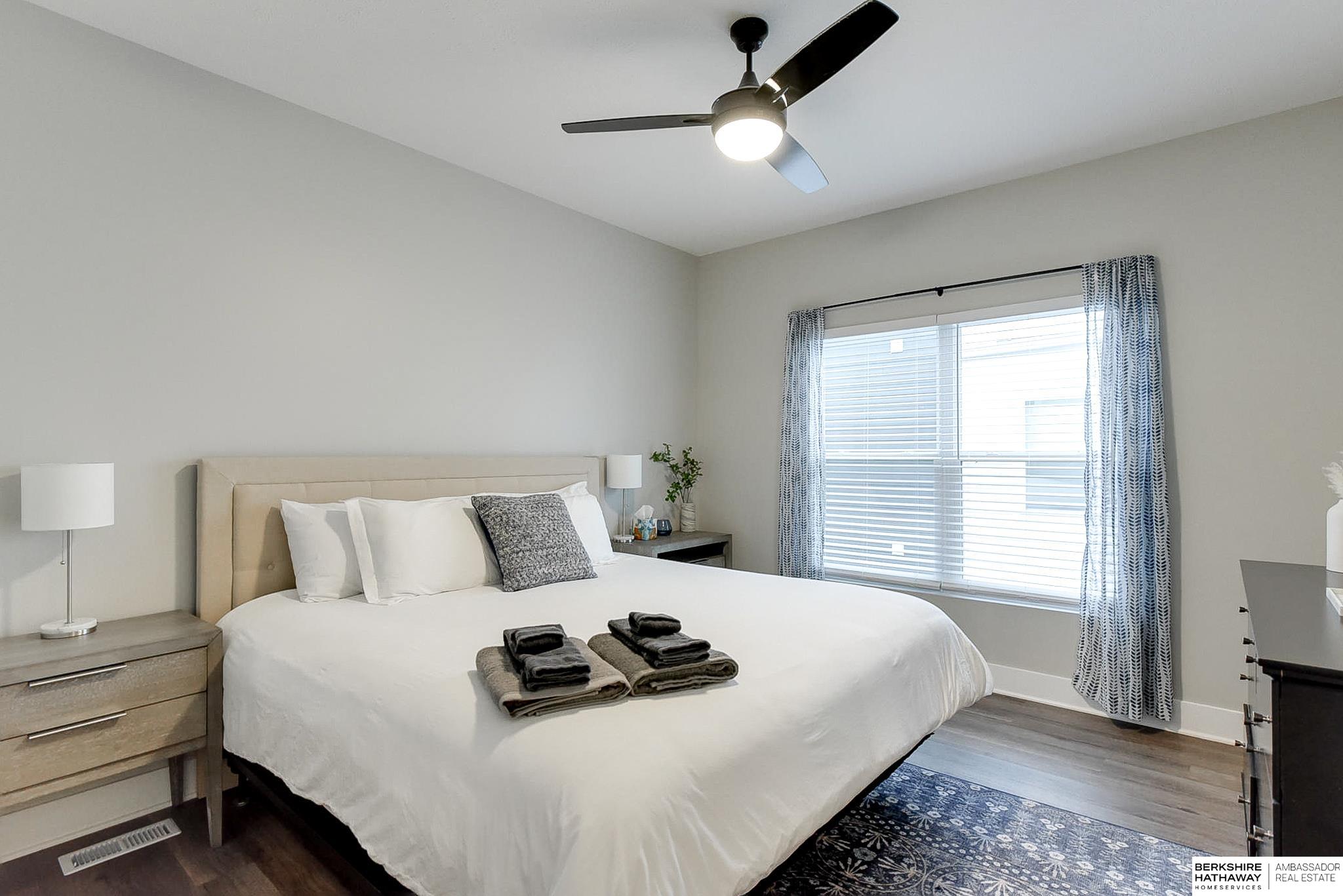 Omaha, Nebraska 68108, United States, 2 Bedrooms Bedrooms, ,3 BathroomsBathrooms,Residential,Pending,94881