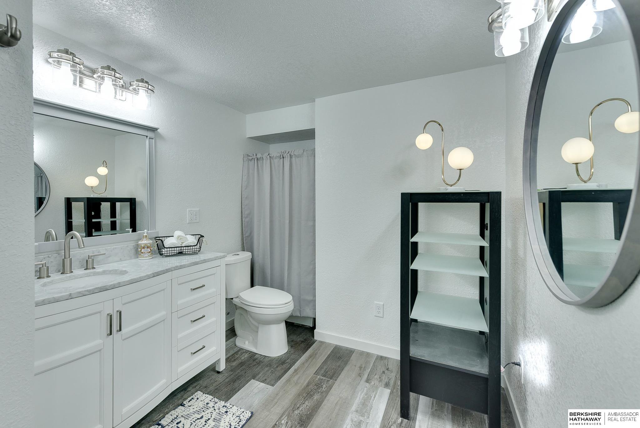 Omaha, Nebraska 68106, United States, 4 Bedrooms Bedrooms, ,3 BathroomsBathrooms,Residential,Pending,103089