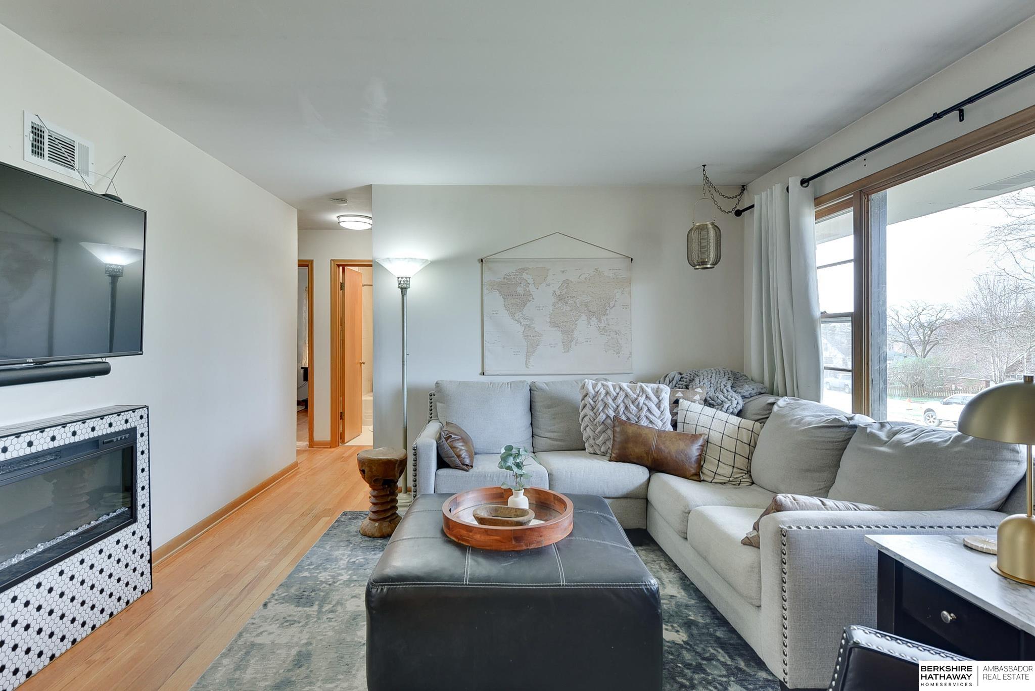 Omaha, Nebraska 68106, United States, 4 Bedrooms Bedrooms, ,3 BathroomsBathrooms,Residential,Pending,103089