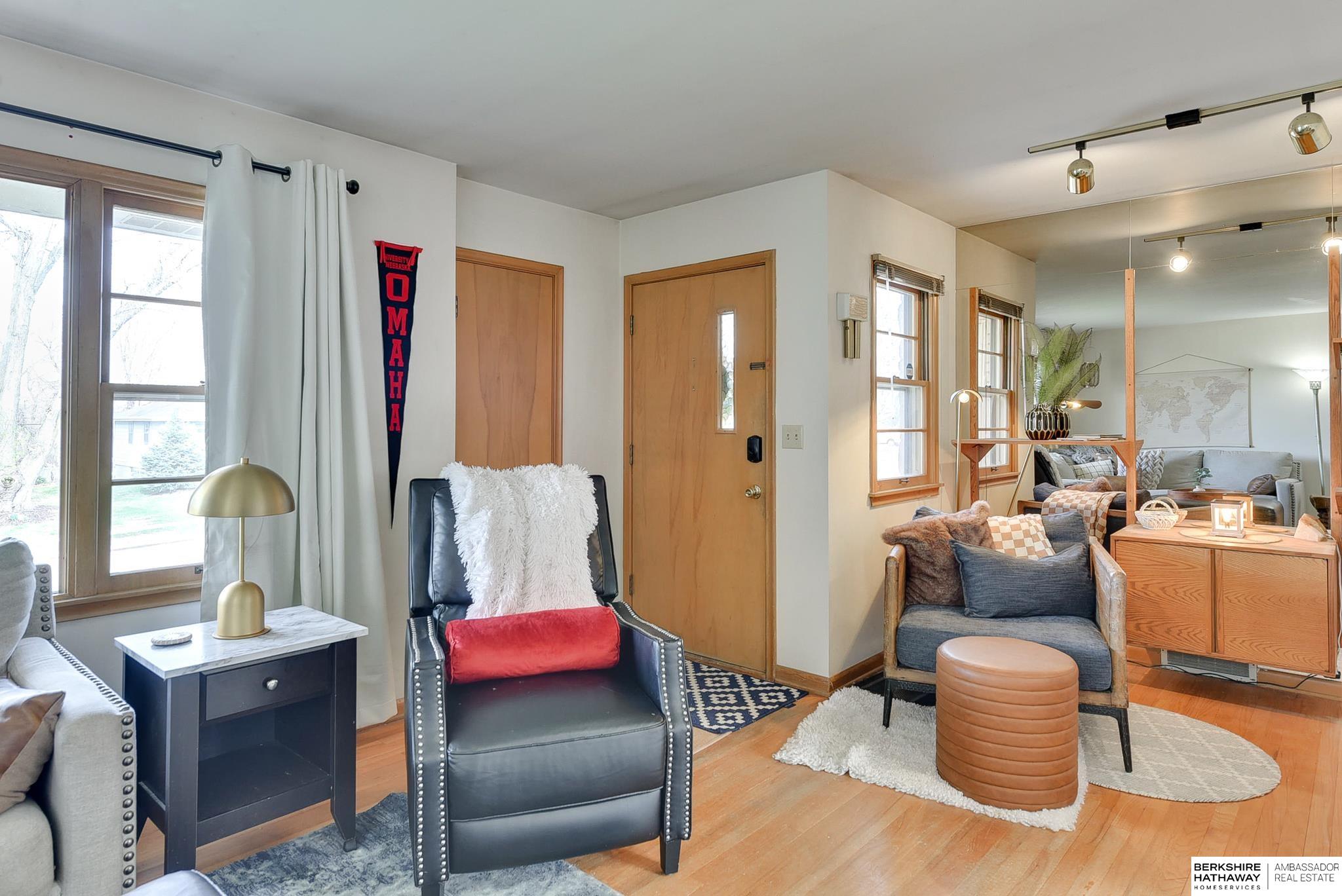 Omaha, Nebraska 68106, United States, 4 Bedrooms Bedrooms, ,3 BathroomsBathrooms,Residential,Pending,103089