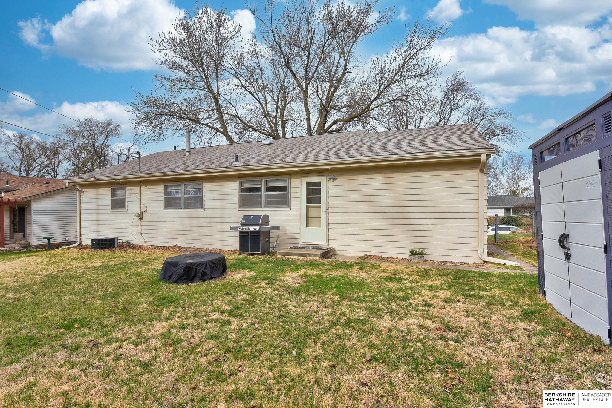 Omaha, Nebraska 68106, United States, 4 Bedrooms Bedrooms, ,3 BathroomsBathrooms,Residential,Pending,103089