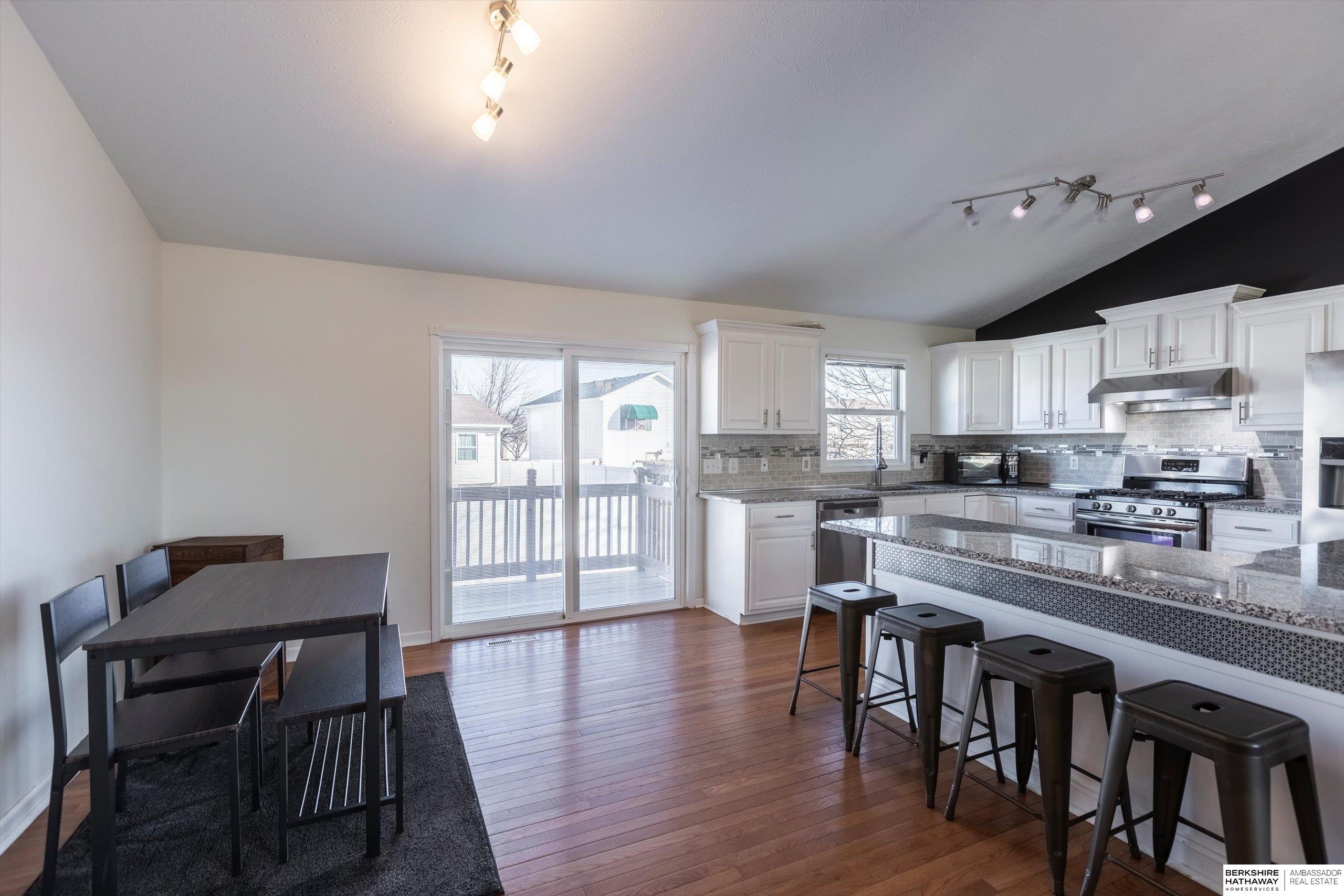 Waverly, Nebraska 68462, United States, 4 Bedrooms Bedrooms, ,2 BathroomsBathrooms,Residential,Pending,11114