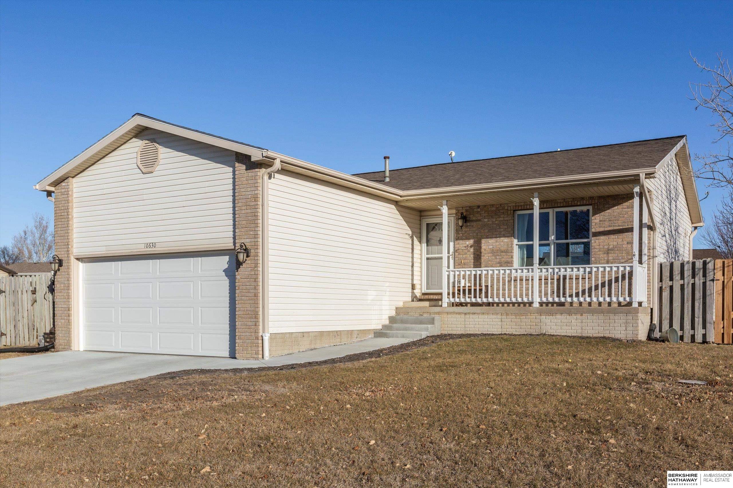 Waverly, Nebraska 68462, United States, 4 Bedrooms Bedrooms, ,2 BathroomsBathrooms,Residential,Pending,11114