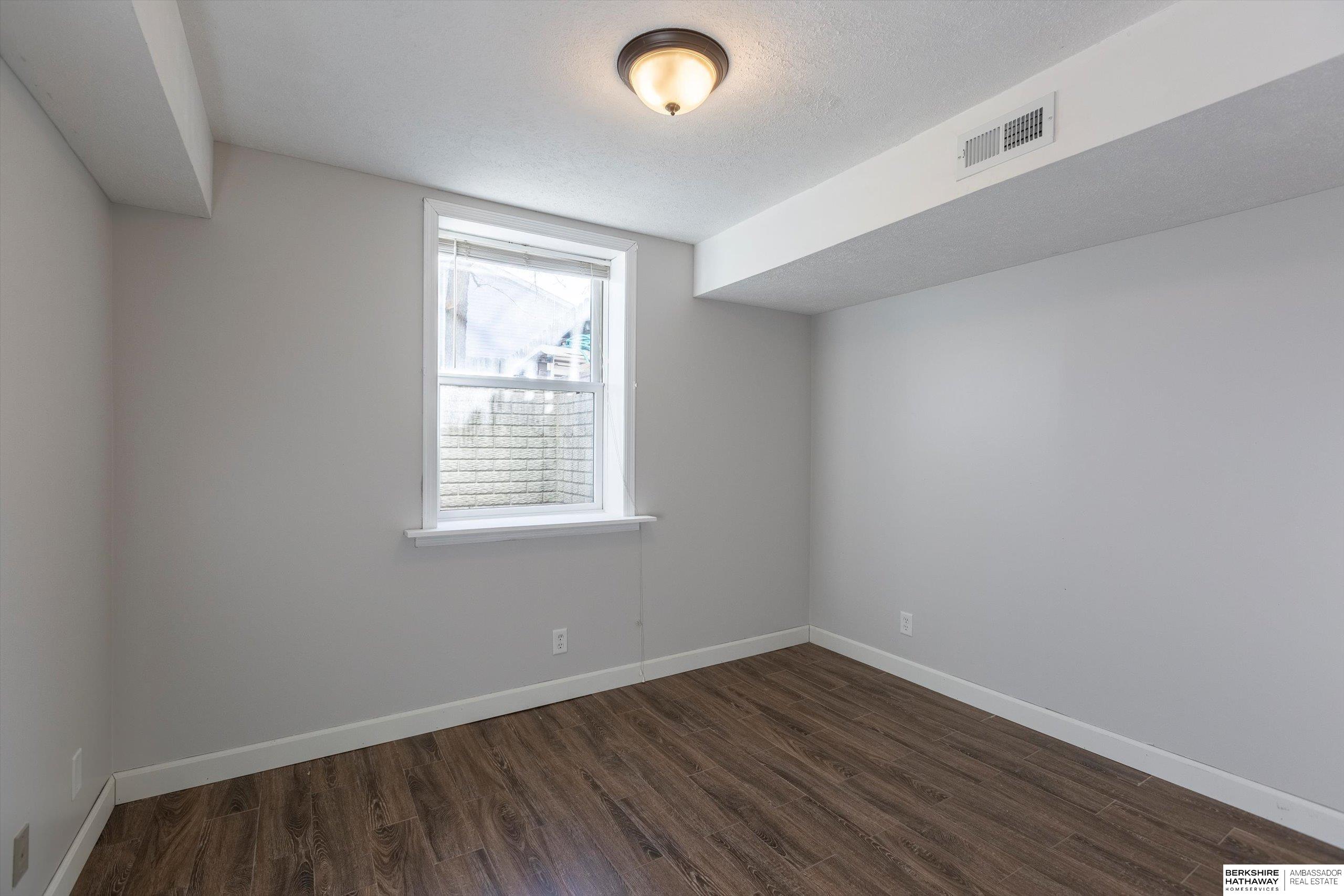 Waverly, Nebraska 68462, United States, 4 Bedrooms Bedrooms, ,2 BathroomsBathrooms,Residential,Pending,11114