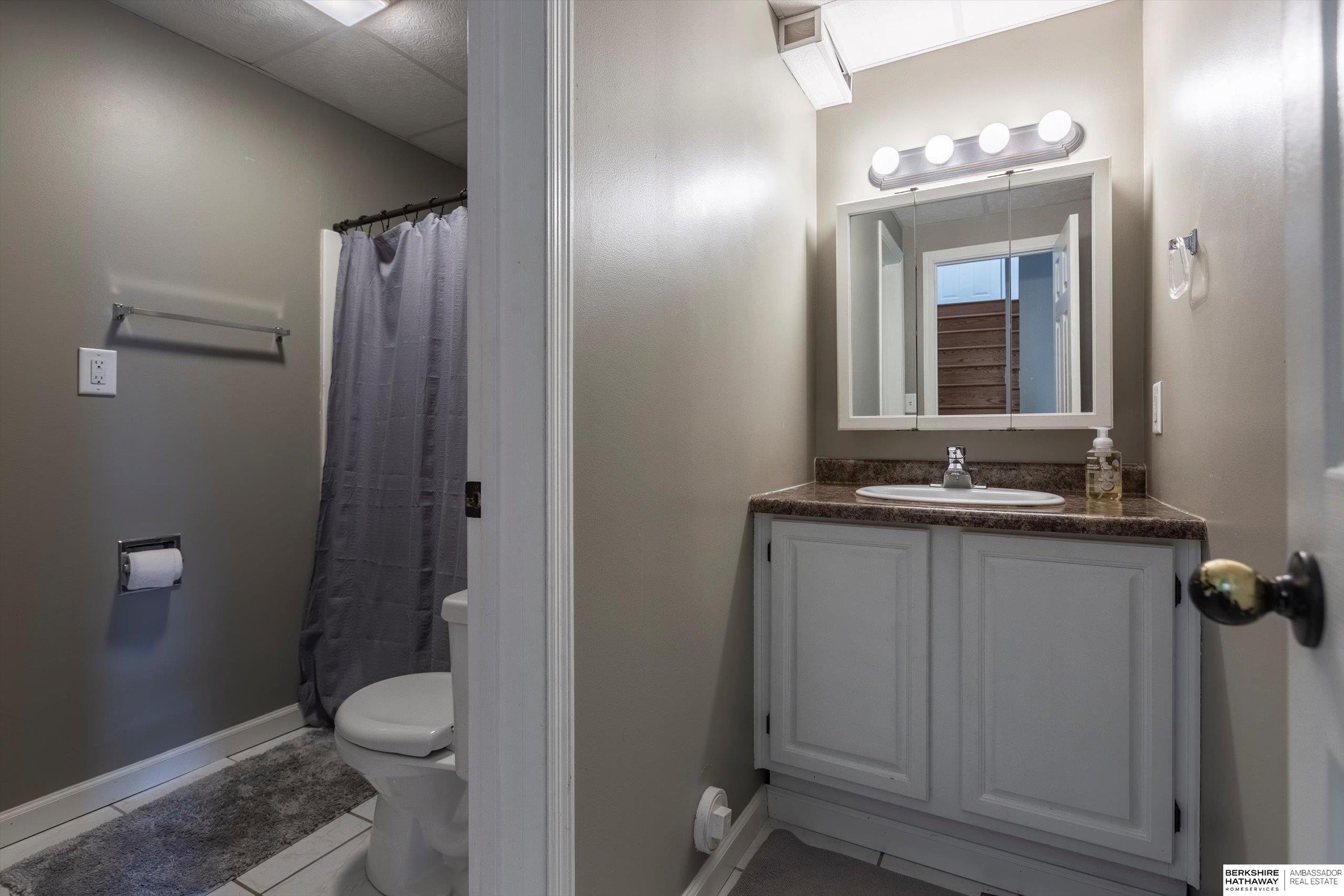 Waverly, Nebraska 68462, United States, 4 Bedrooms Bedrooms, ,2 BathroomsBathrooms,Residential,Pending,11114