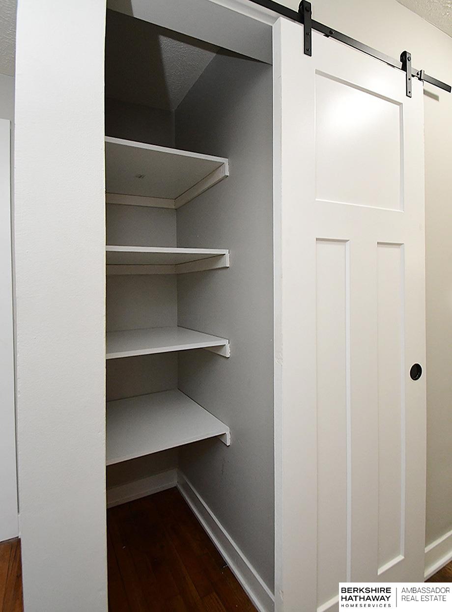 Omaha, Nebraska 68107, United States, 4 Bedrooms Bedrooms, ,2 BathroomsBathrooms,Residential,Pending,25903