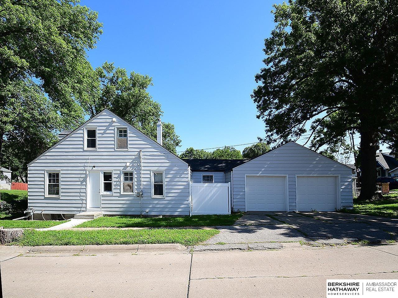 Omaha, Nebraska 68107, United States, 4 Bedrooms Bedrooms, ,2 BathroomsBathrooms,Residential,Pending,25903