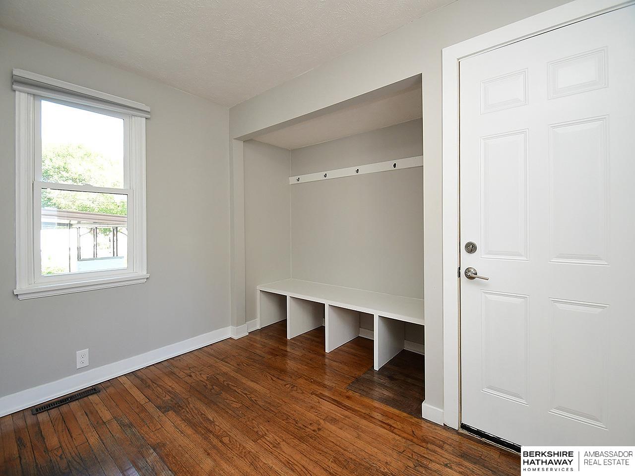 Omaha, Nebraska 68107, United States, 4 Bedrooms Bedrooms, ,2 BathroomsBathrooms,Residential,Pending,25903