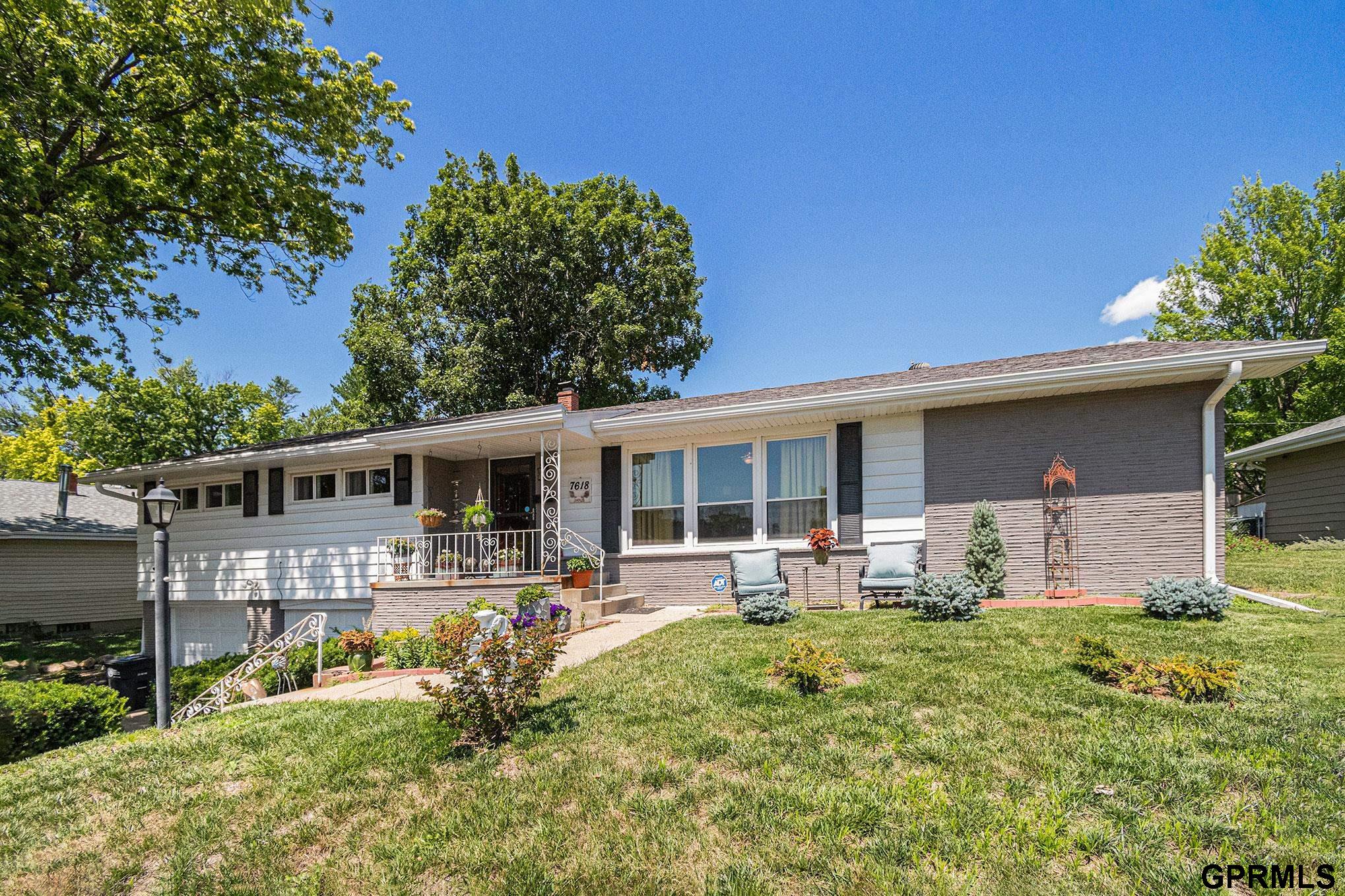 Photo 1 of 1 — 7618 Windsor Drive, Omaha, NE 68114