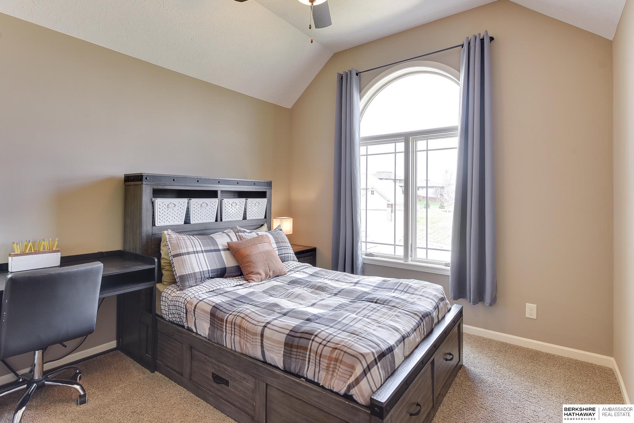 Omaha, Nebraska 68135, United States, 4 Bedrooms Bedrooms, ,3 BathroomsBathrooms,Residential,Pending,107959