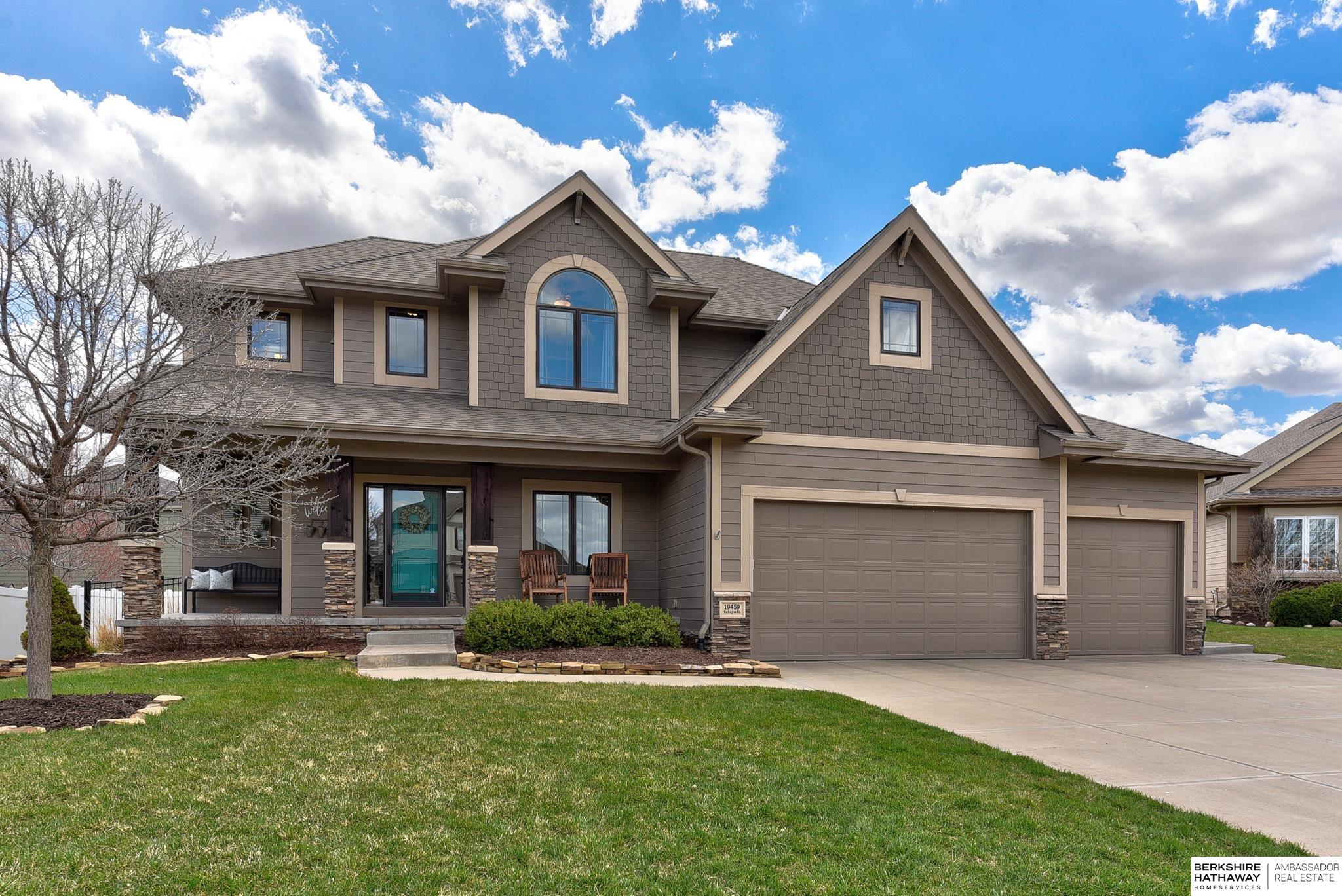 Omaha, Nebraska 68135, United States, 4 Bedrooms Bedrooms, ,3 BathroomsBathrooms,Residential,Pending,107959