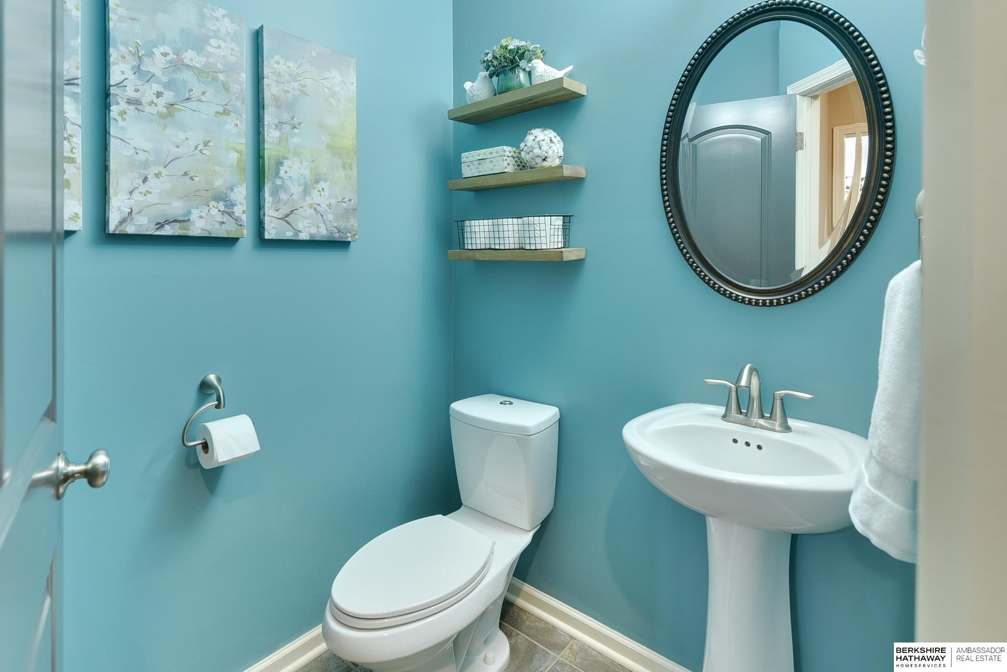 Omaha, Nebraska 68135, United States, 4 Bedrooms Bedrooms, ,3 BathroomsBathrooms,Residential,Pending,107959