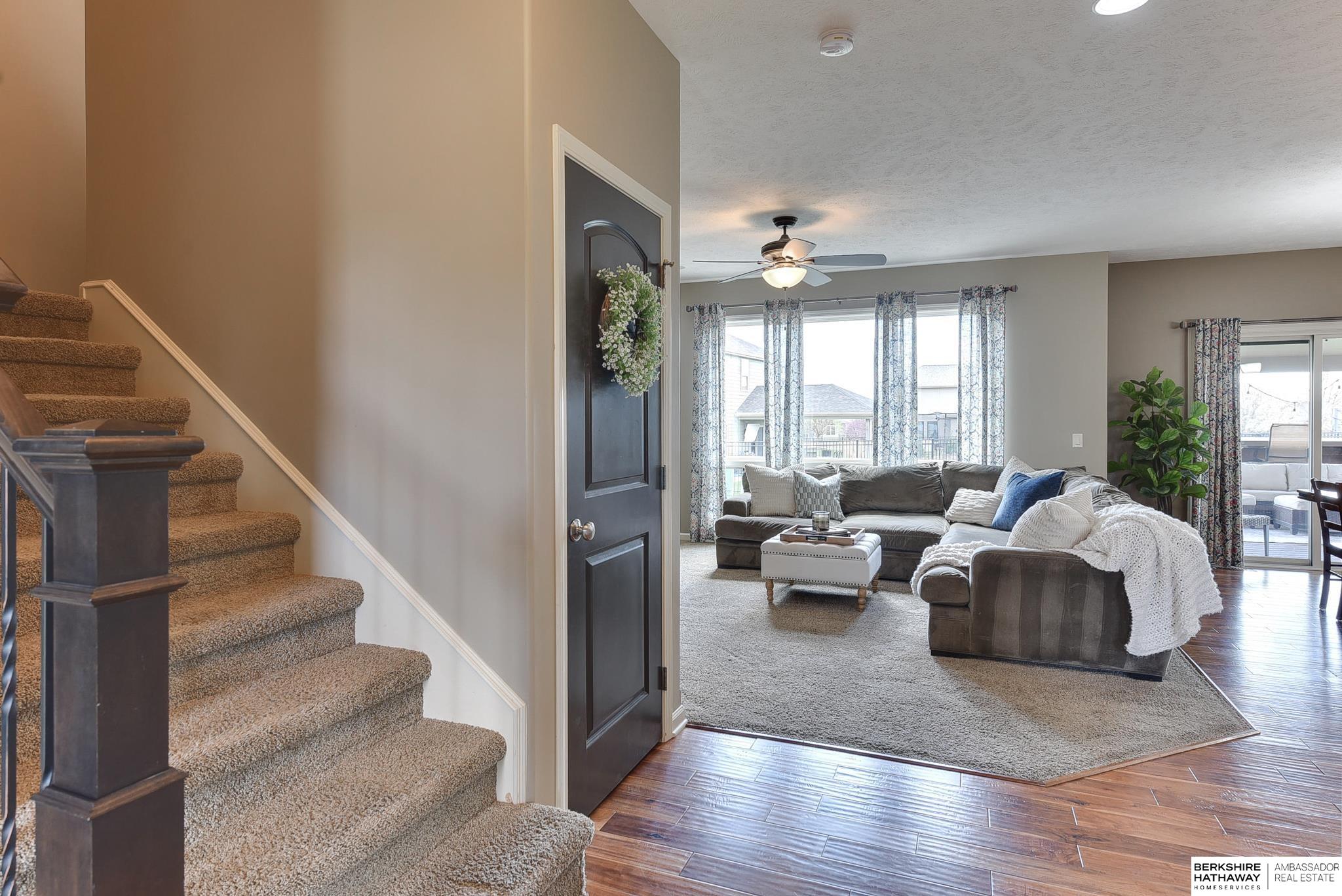 Omaha, Nebraska 68135, United States, 4 Bedrooms Bedrooms, ,3 BathroomsBathrooms,Residential,Pending,107959