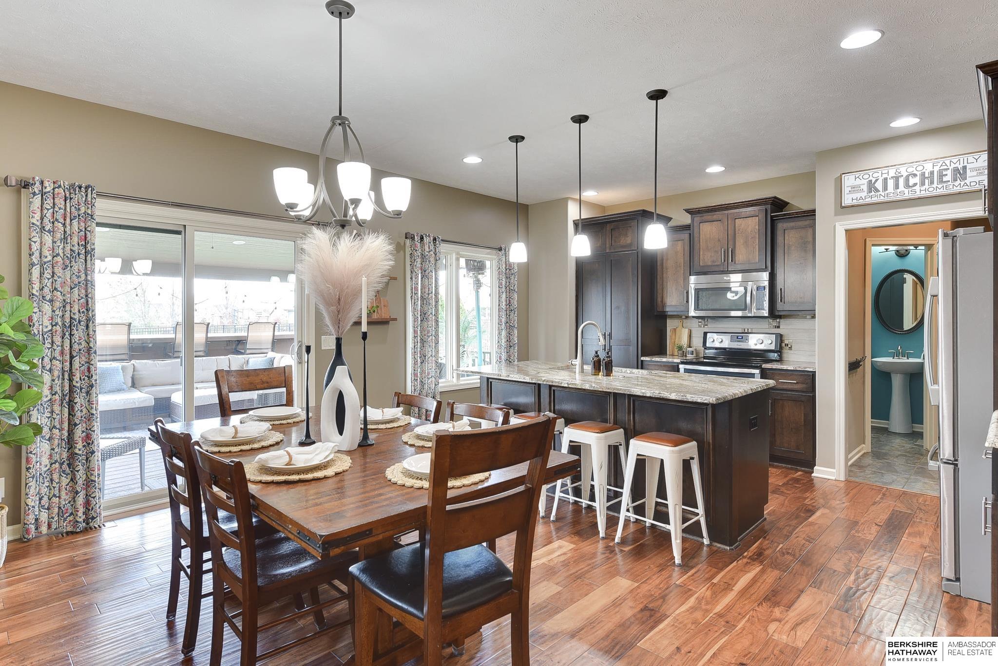 Omaha, Nebraska 68135, United States, 4 Bedrooms Bedrooms, ,3 BathroomsBathrooms,Residential,Pending,107959