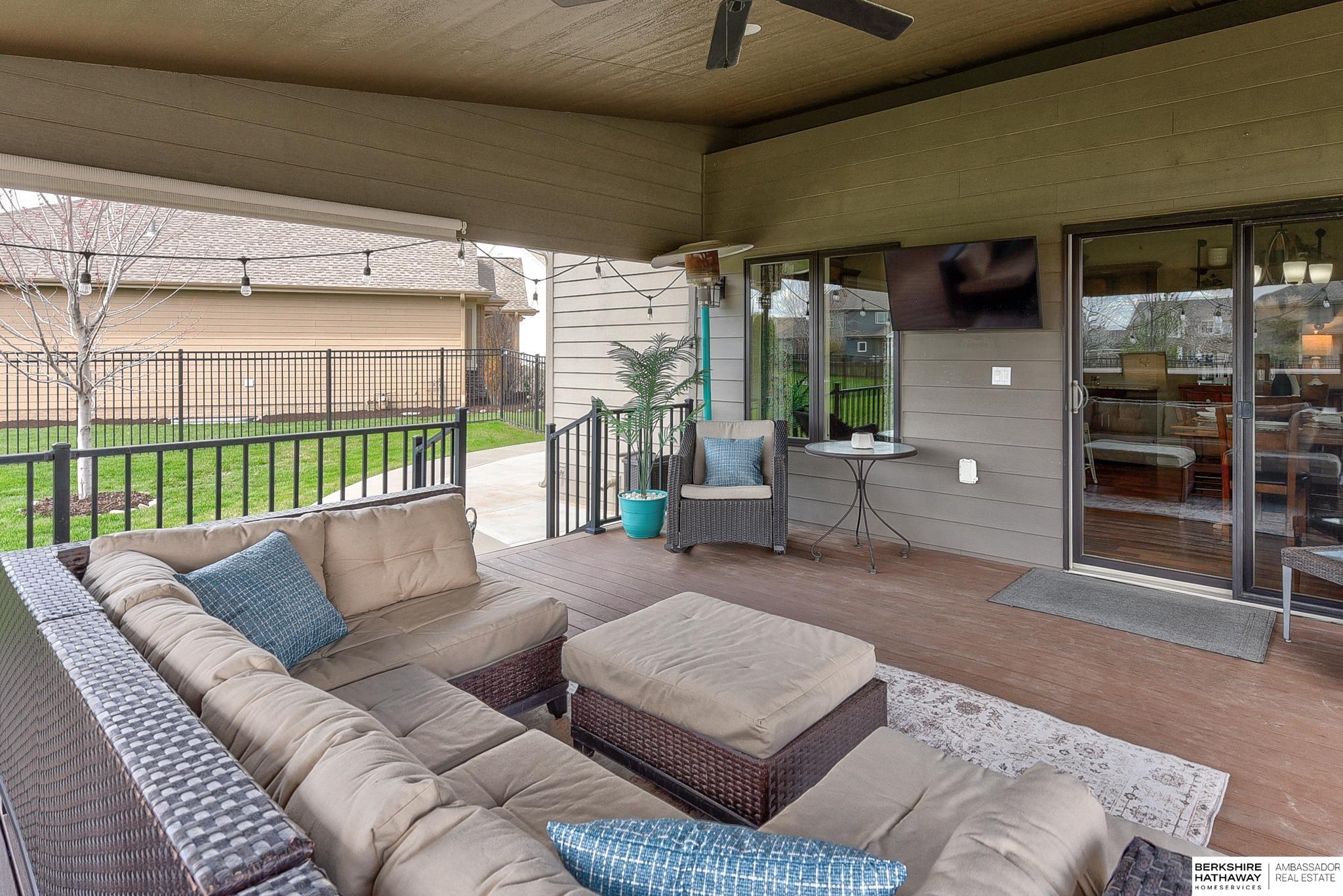 Omaha, Nebraska 68135, United States, 4 Bedrooms Bedrooms, ,3 BathroomsBathrooms,Residential,Pending,107959