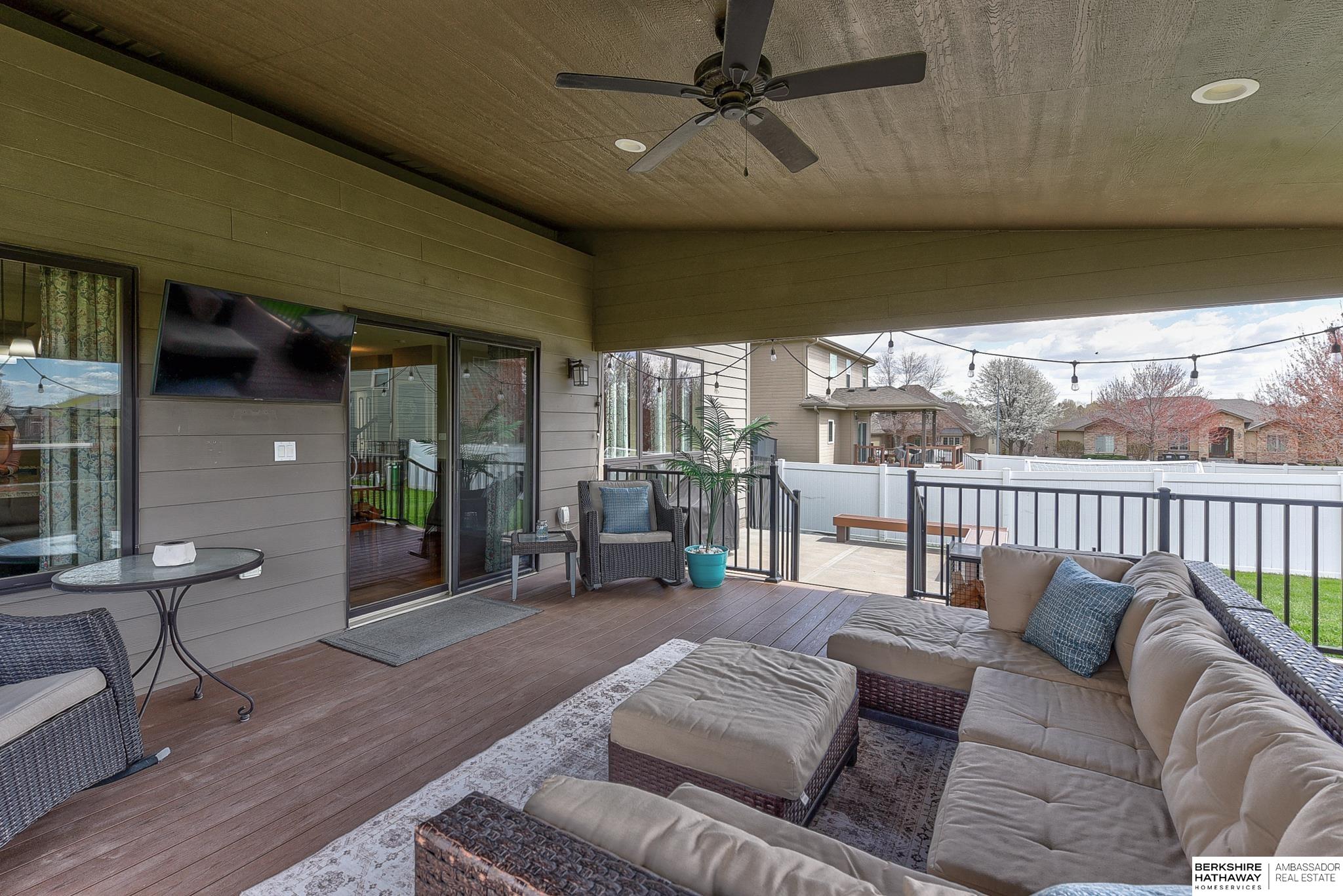 Omaha, Nebraska 68135, United States, 4 Bedrooms Bedrooms, ,3 BathroomsBathrooms,Residential,Pending,107959