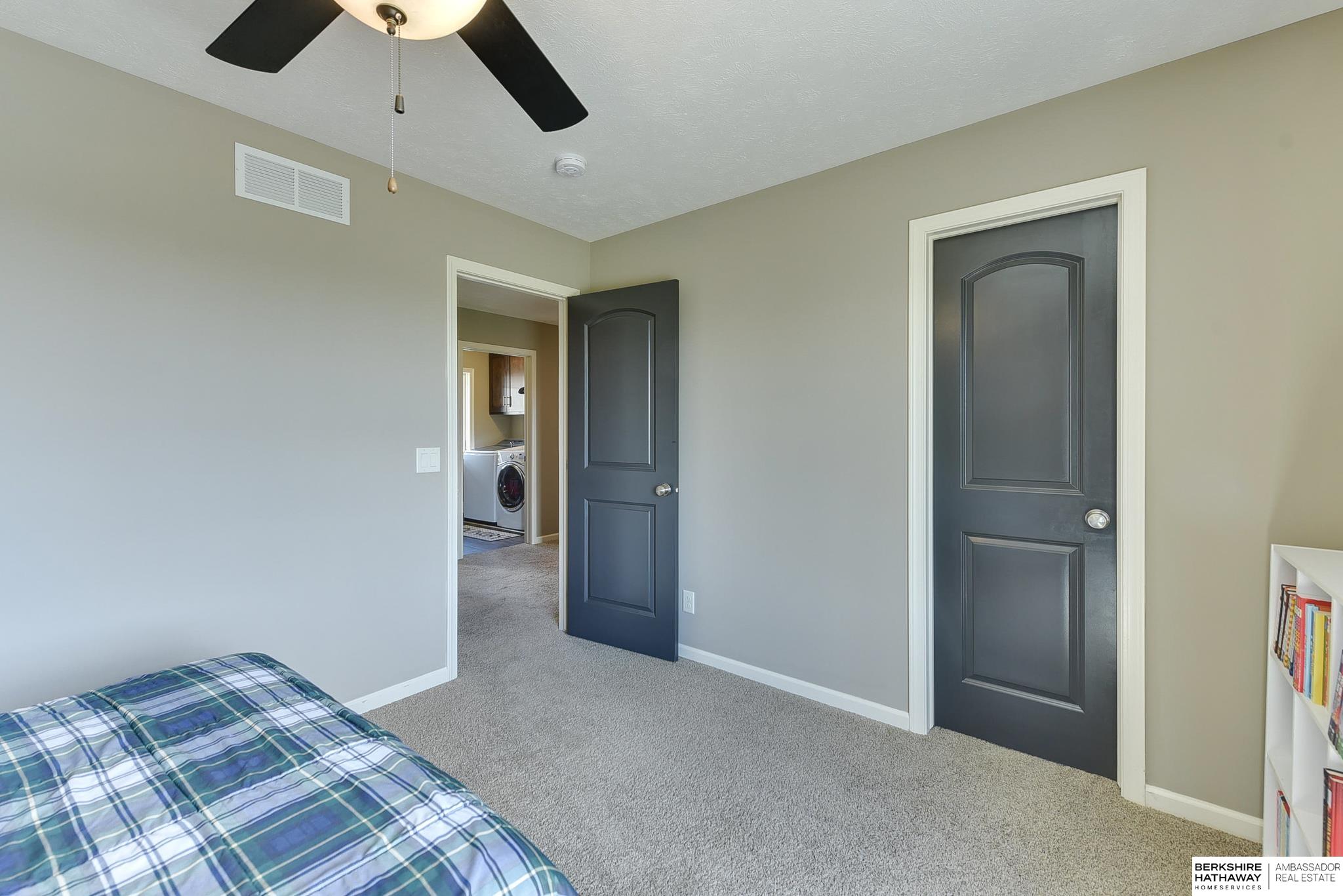 Omaha, Nebraska 68135, United States, 4 Bedrooms Bedrooms, ,3 BathroomsBathrooms,Residential,Pending,107959