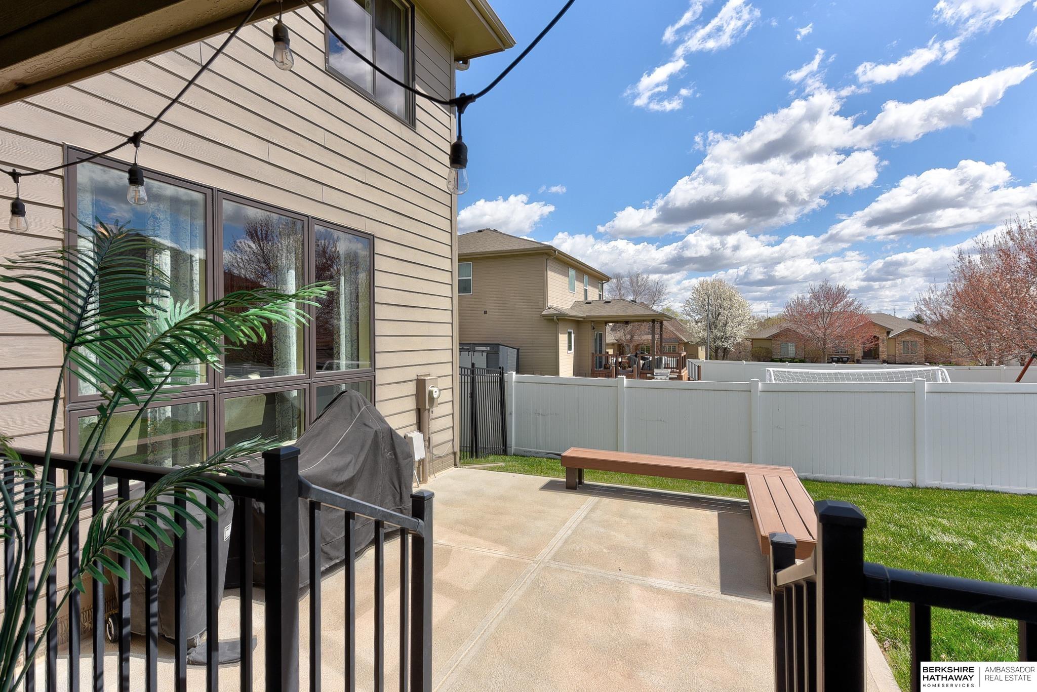 Omaha, Nebraska 68135, United States, 4 Bedrooms Bedrooms, ,3 BathroomsBathrooms,Residential,Pending,107959