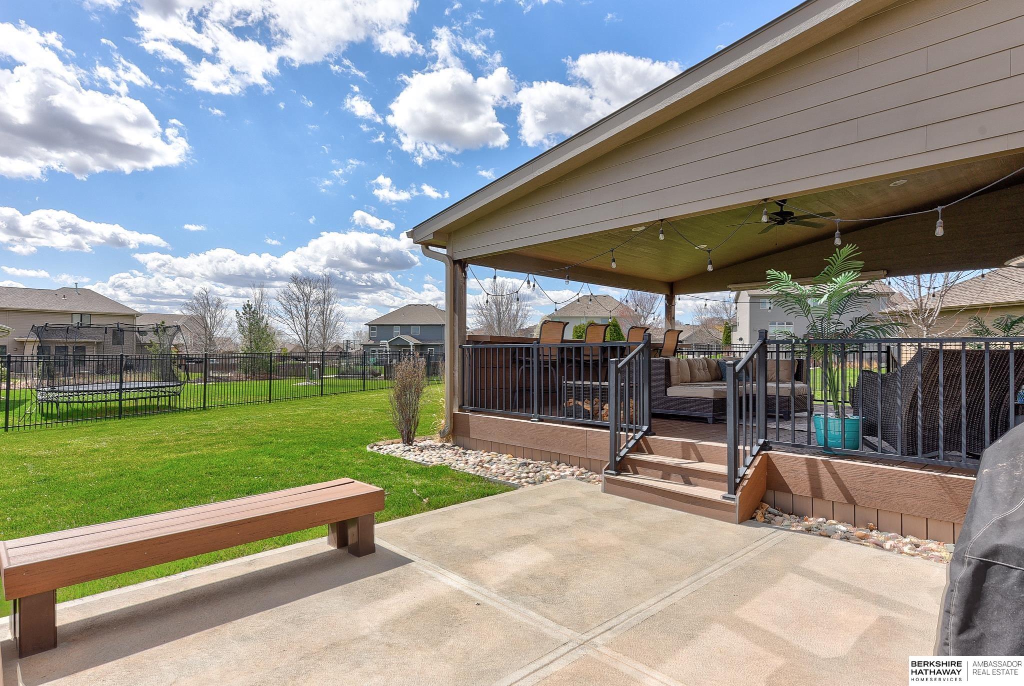 Omaha, Nebraska 68135, United States, 4 Bedrooms Bedrooms, ,3 BathroomsBathrooms,Residential,Pending,107959