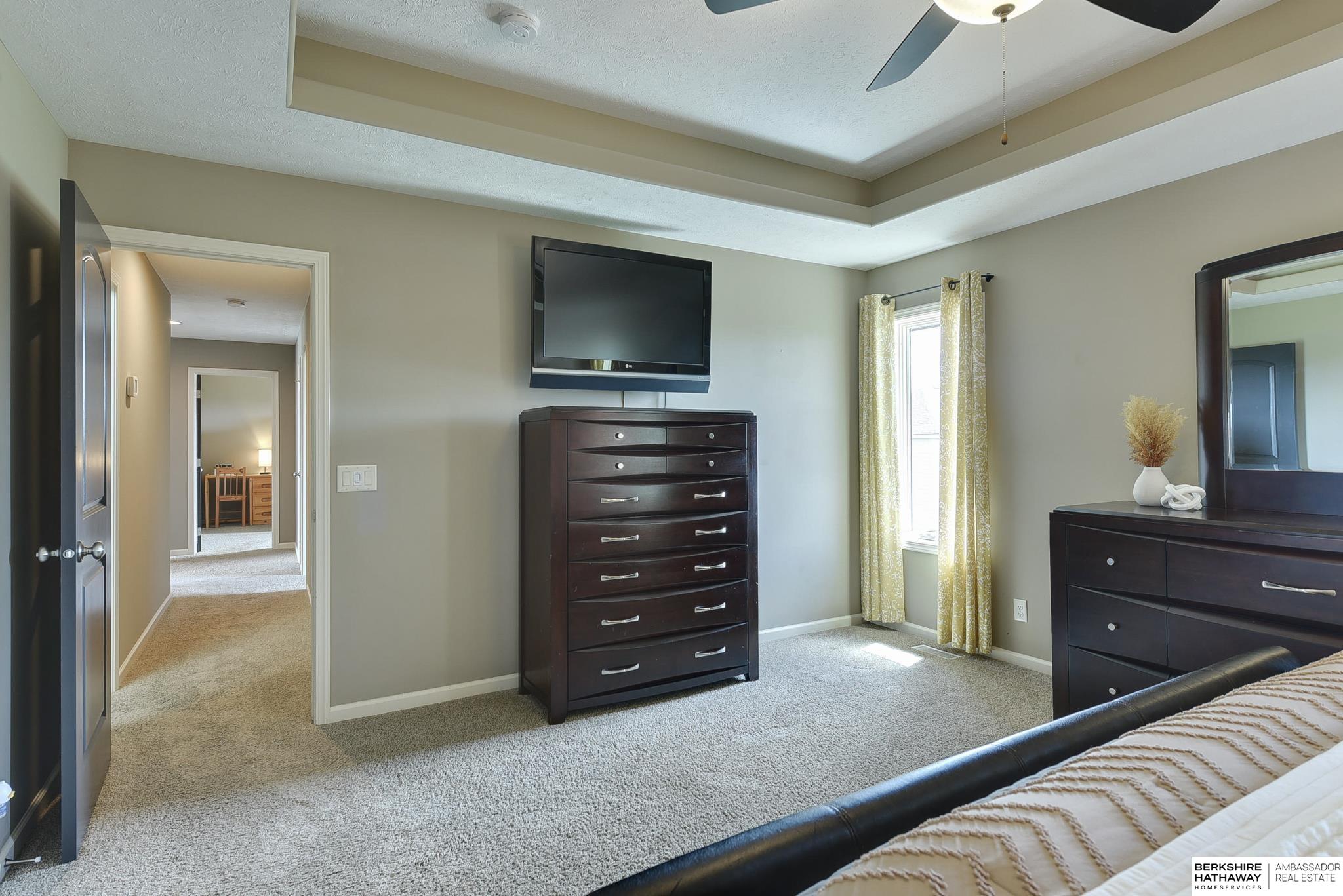 Omaha, Nebraska 68135, United States, 4 Bedrooms Bedrooms, ,3 BathroomsBathrooms,Residential,Pending,107959