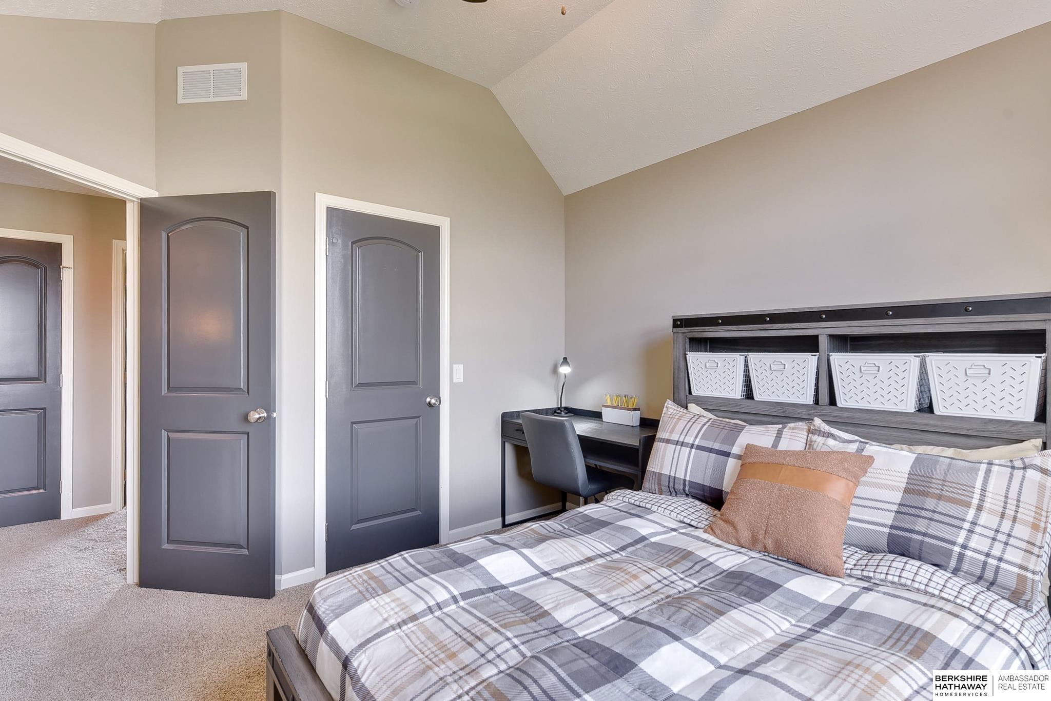 Omaha, Nebraska 68135, United States, 4 Bedrooms Bedrooms, ,3 BathroomsBathrooms,Residential,Pending,107959