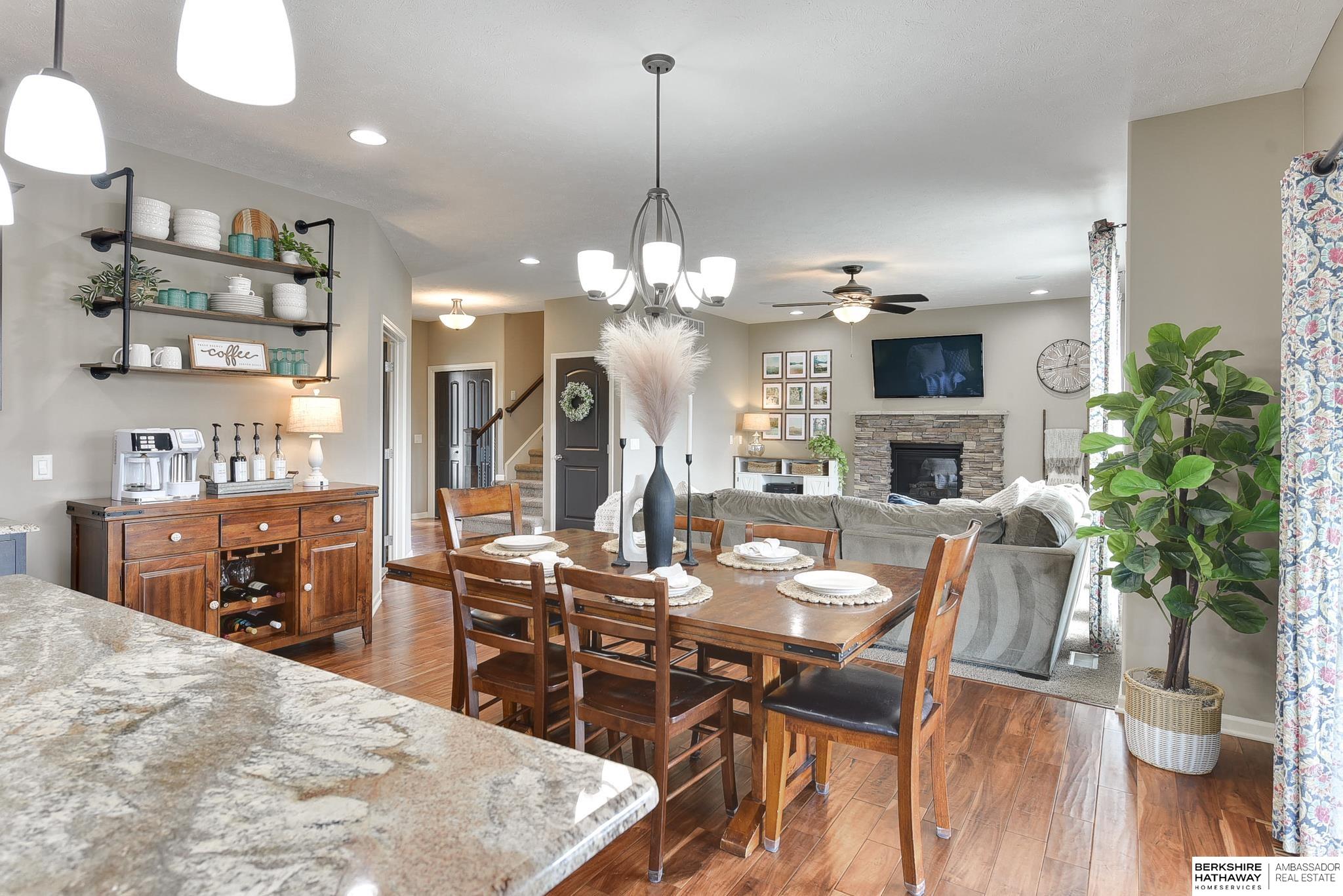 Omaha, Nebraska 68135, United States, 4 Bedrooms Bedrooms, ,3 BathroomsBathrooms,Residential,Pending,107959