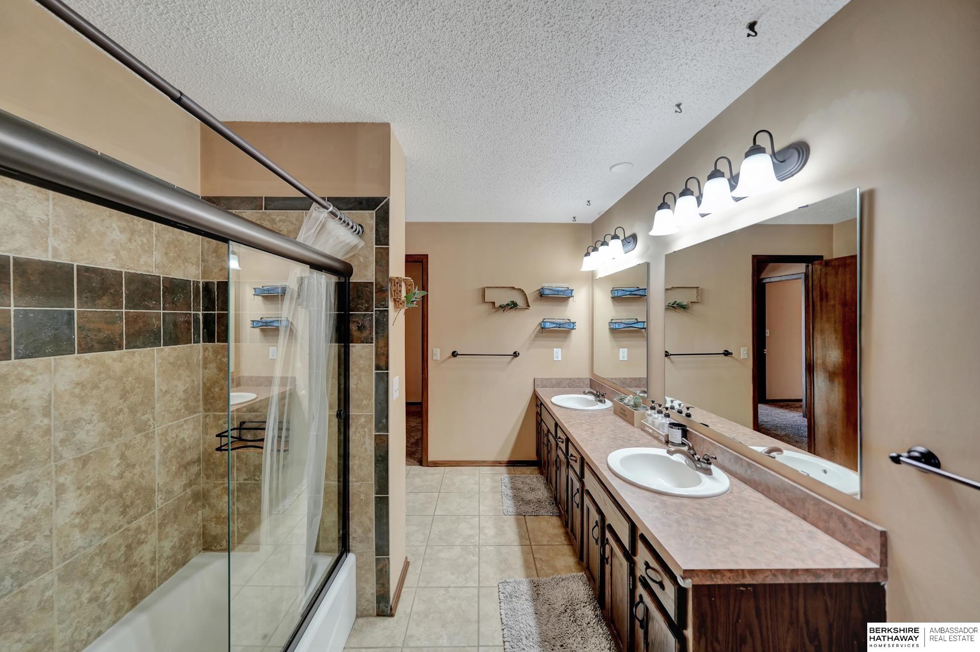 Lincoln, Nebraska 68532, United States, 3 Bedrooms Bedrooms, ,3 BathroomsBathrooms,Residential,Active,49146