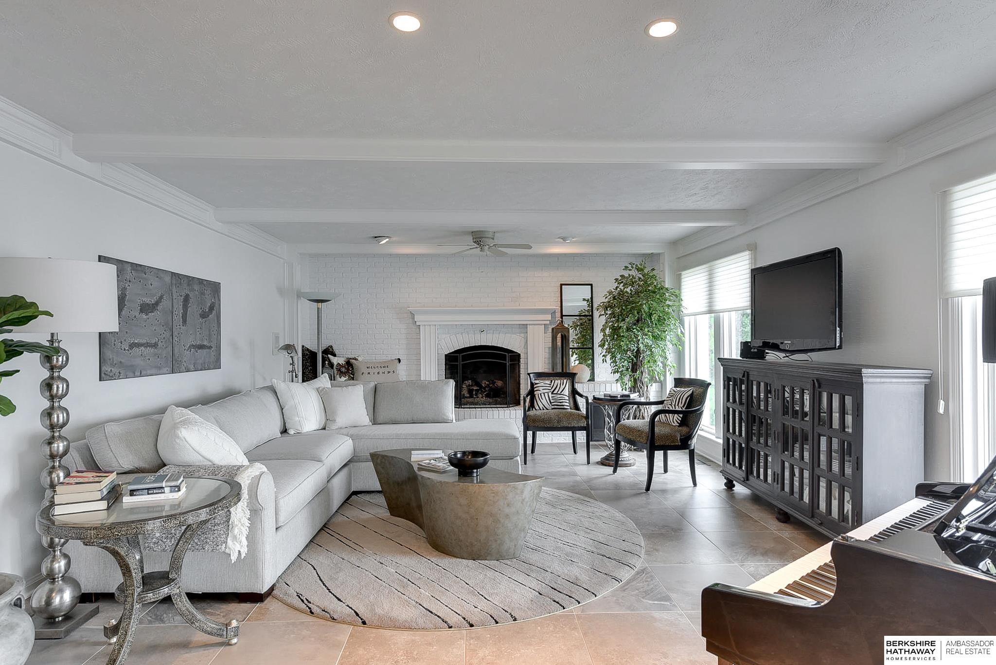 Valley, Nebraska 68064, United States, 3 Bedrooms Bedrooms, ,4 BathroomsBathrooms,Residential,Active,34622