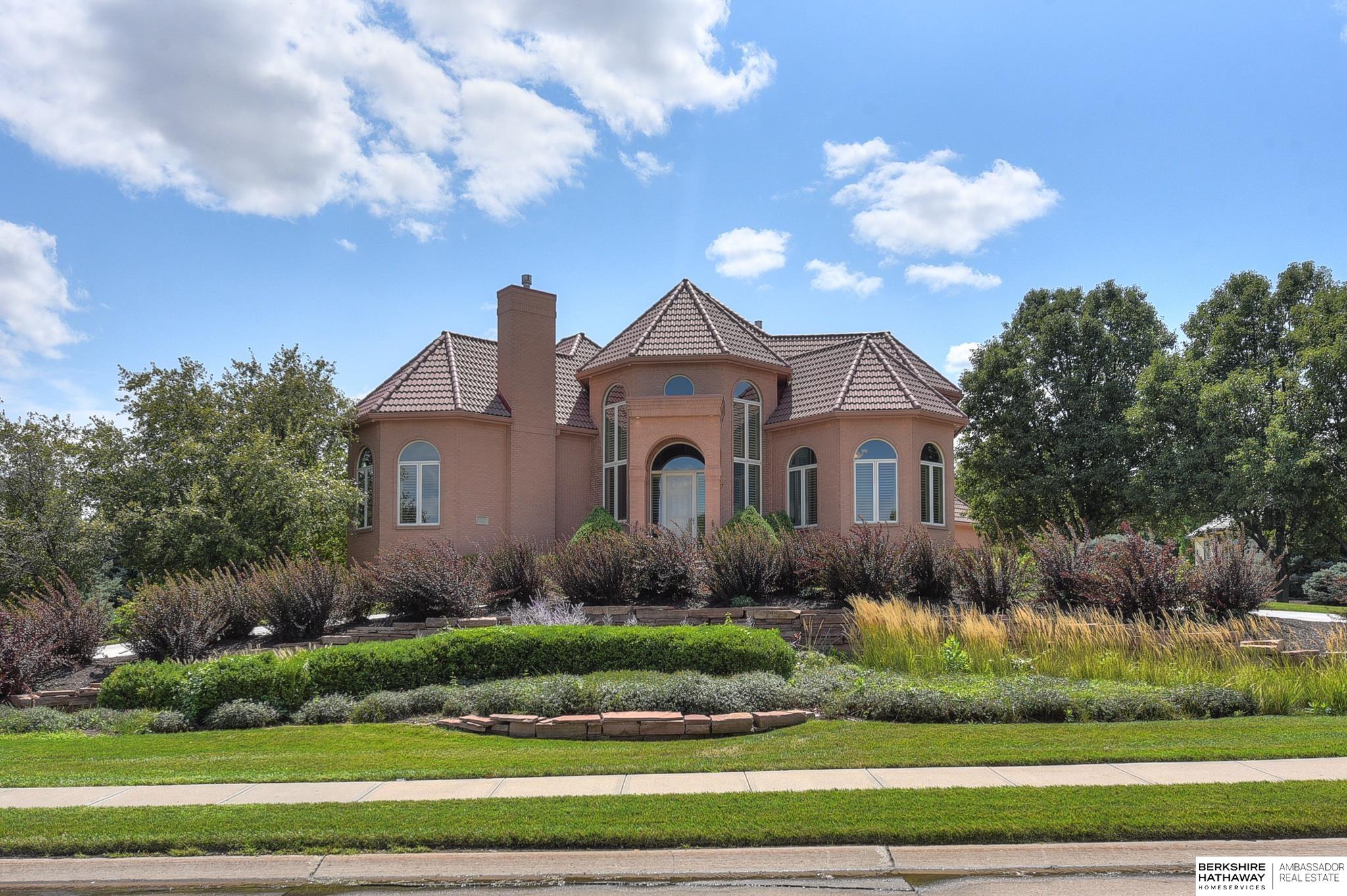 Omaha, Nebraska 68154, United States, 5 Bedrooms Bedrooms, ,6 BathroomsBathrooms,Residential,Active,20426