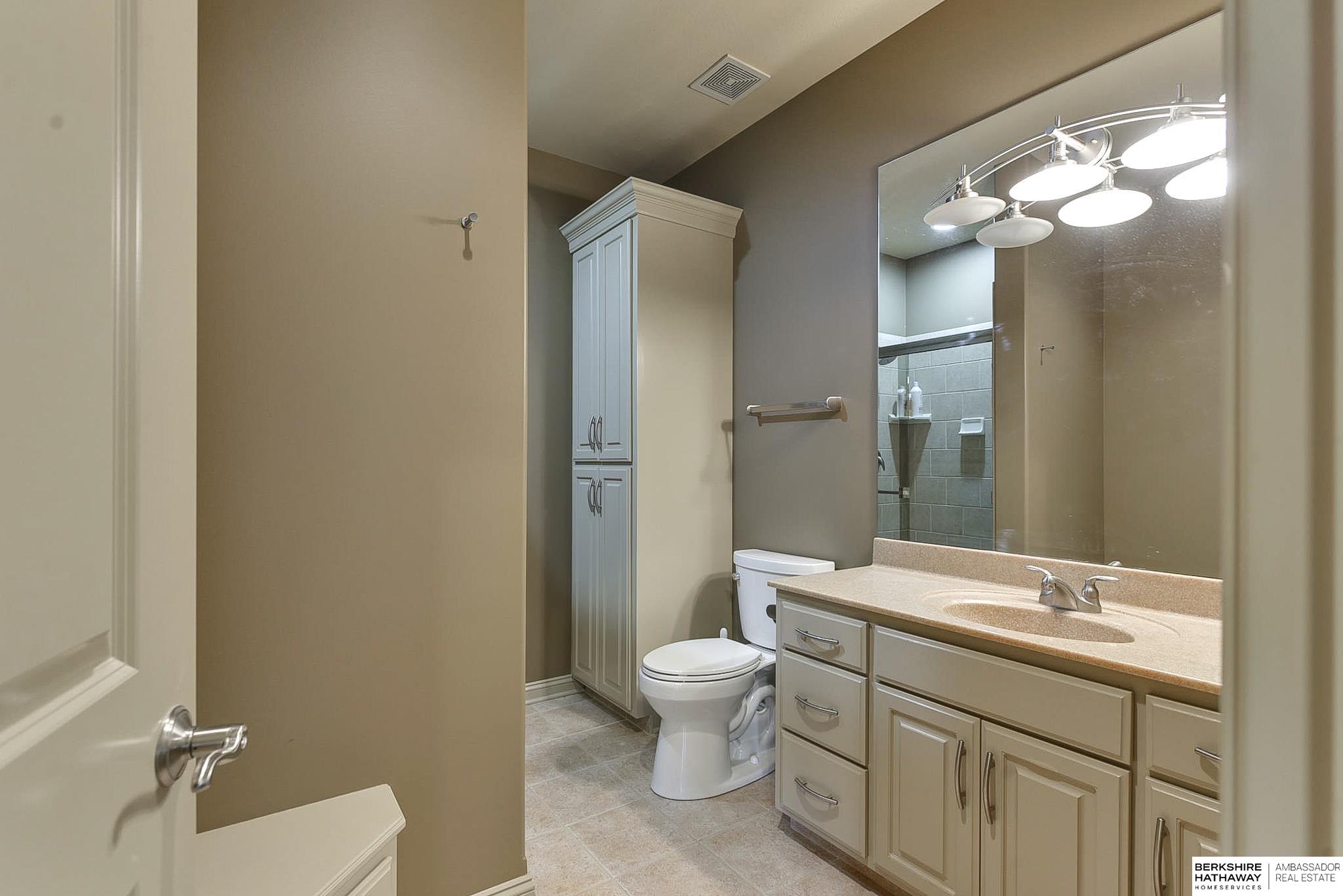 Omaha, Nebraska 68154, United States, 5 Bedrooms Bedrooms, ,6 BathroomsBathrooms,Residential,Active,20426