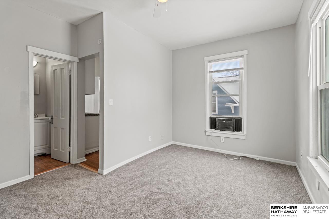 Lincoln, Nebraska 68503, United States, 4 Bedrooms Bedrooms, ,4 BathroomsBathrooms,Residential,Pending,2161