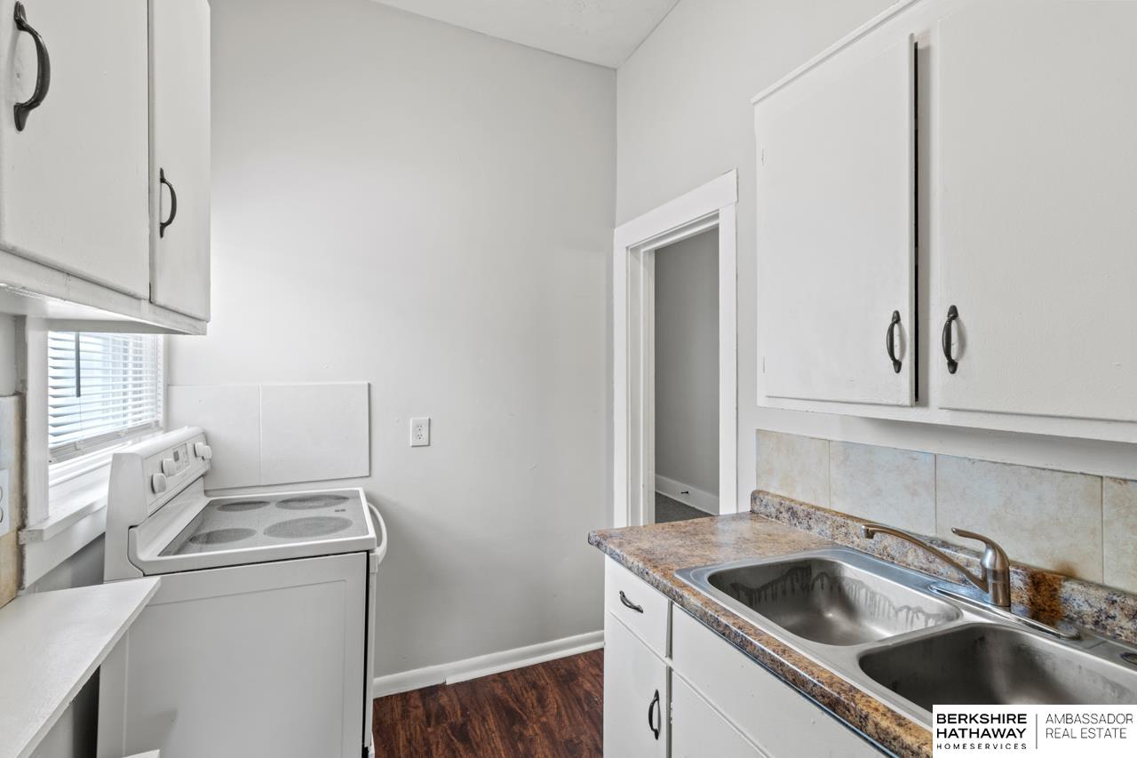 Lincoln, Nebraska 68503, United States, 4 Bedrooms Bedrooms, ,4 BathroomsBathrooms,Residential,Pending,2161