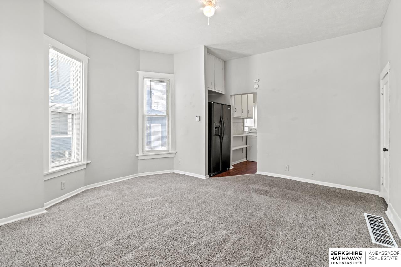 Lincoln, Nebraska 68503, United States, 4 Bedrooms Bedrooms, ,4 BathroomsBathrooms,Residential,Pending,2161