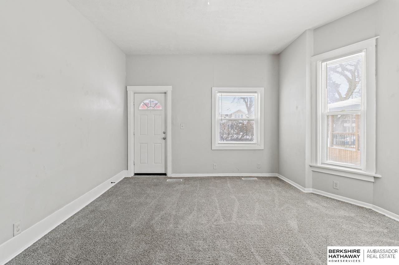 Lincoln, Nebraska 68503, United States, 4 Bedrooms Bedrooms, ,4 BathroomsBathrooms,Residential,Pending,2161