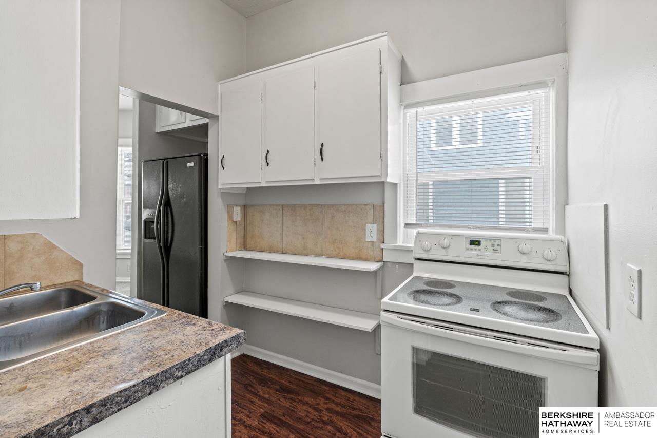 Lincoln, Nebraska 68503, United States, 4 Bedrooms Bedrooms, ,4 BathroomsBathrooms,Residential,Pending,2161