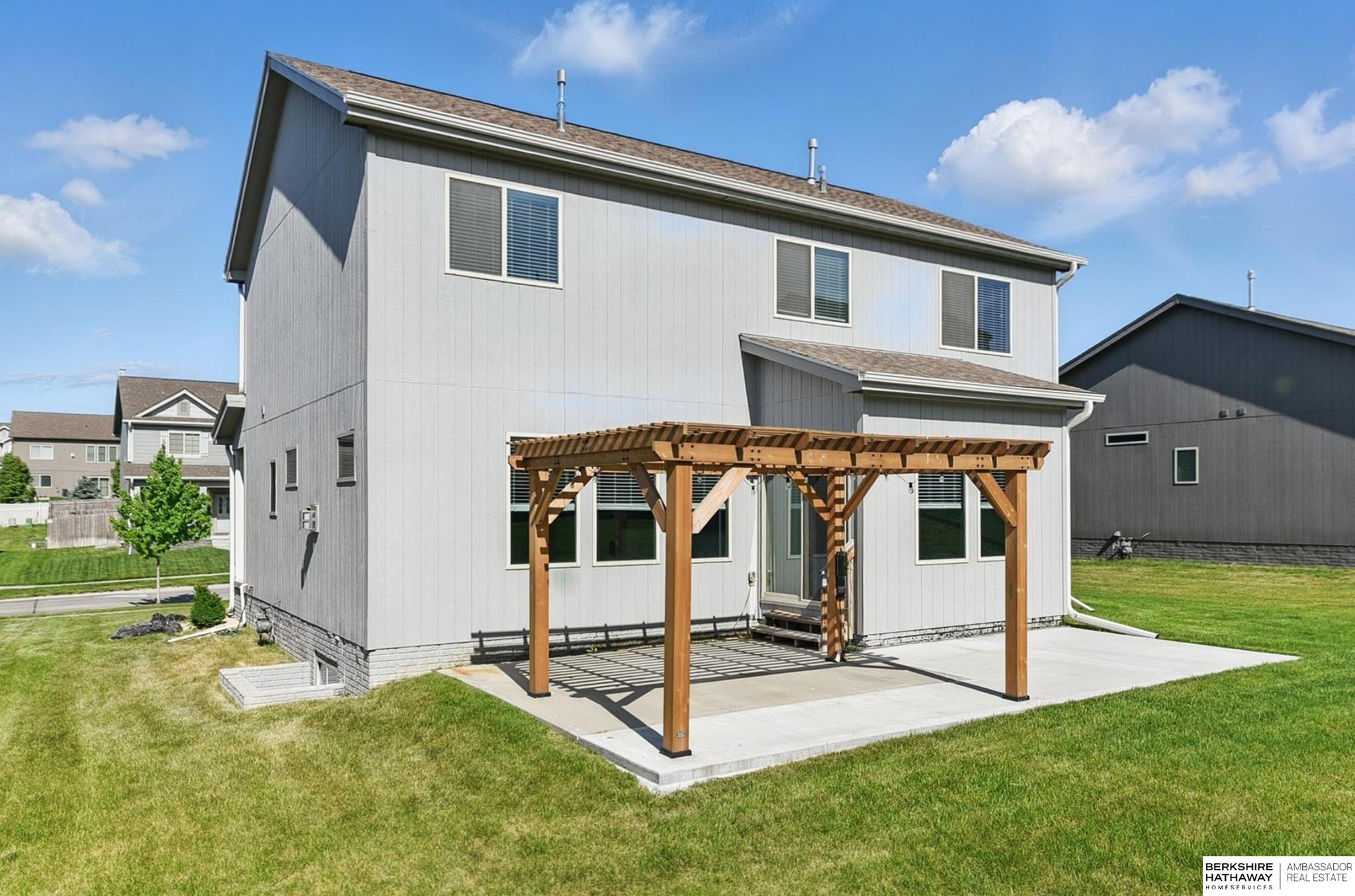 Bennington, Nebraska 68007, United States, 5 Bedrooms Bedrooms, ,3 BathroomsBathrooms,Residential,Active,149548