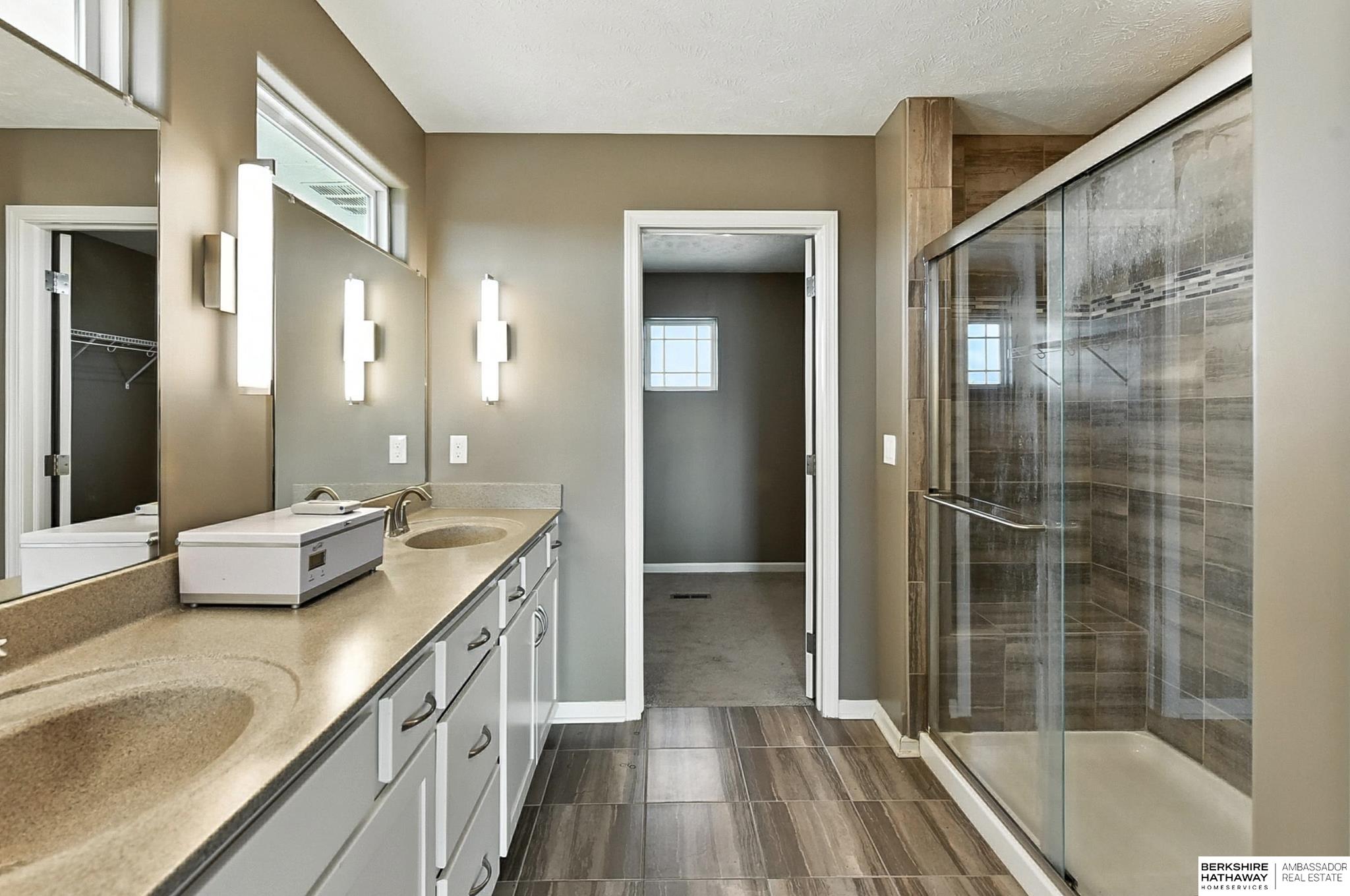 Omaha, Nebraska 68136, United States, 5 Bedrooms Bedrooms, ,3 BathroomsBathrooms,Residential,Pending,167734