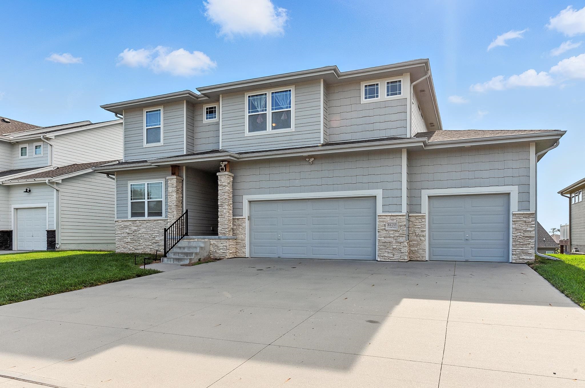 Omaha, Nebraska 68136, United States, 5 Bedrooms Bedrooms, ,3 BathroomsBathrooms,Residential,Pending,167734