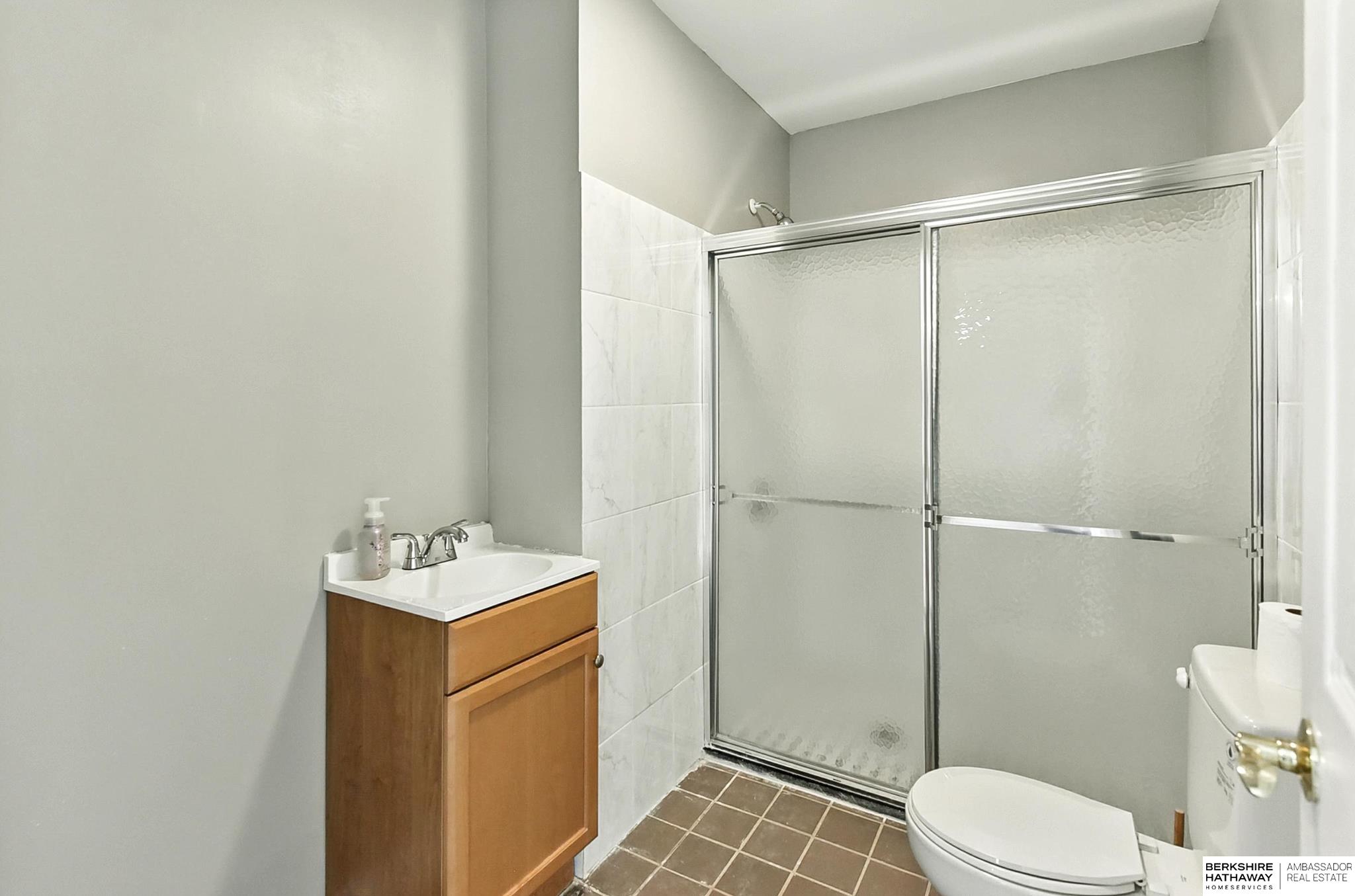 Omaha, Nebraska 68136, United States, 5 Bedrooms Bedrooms, ,3 BathroomsBathrooms,Residential,Pending,167734