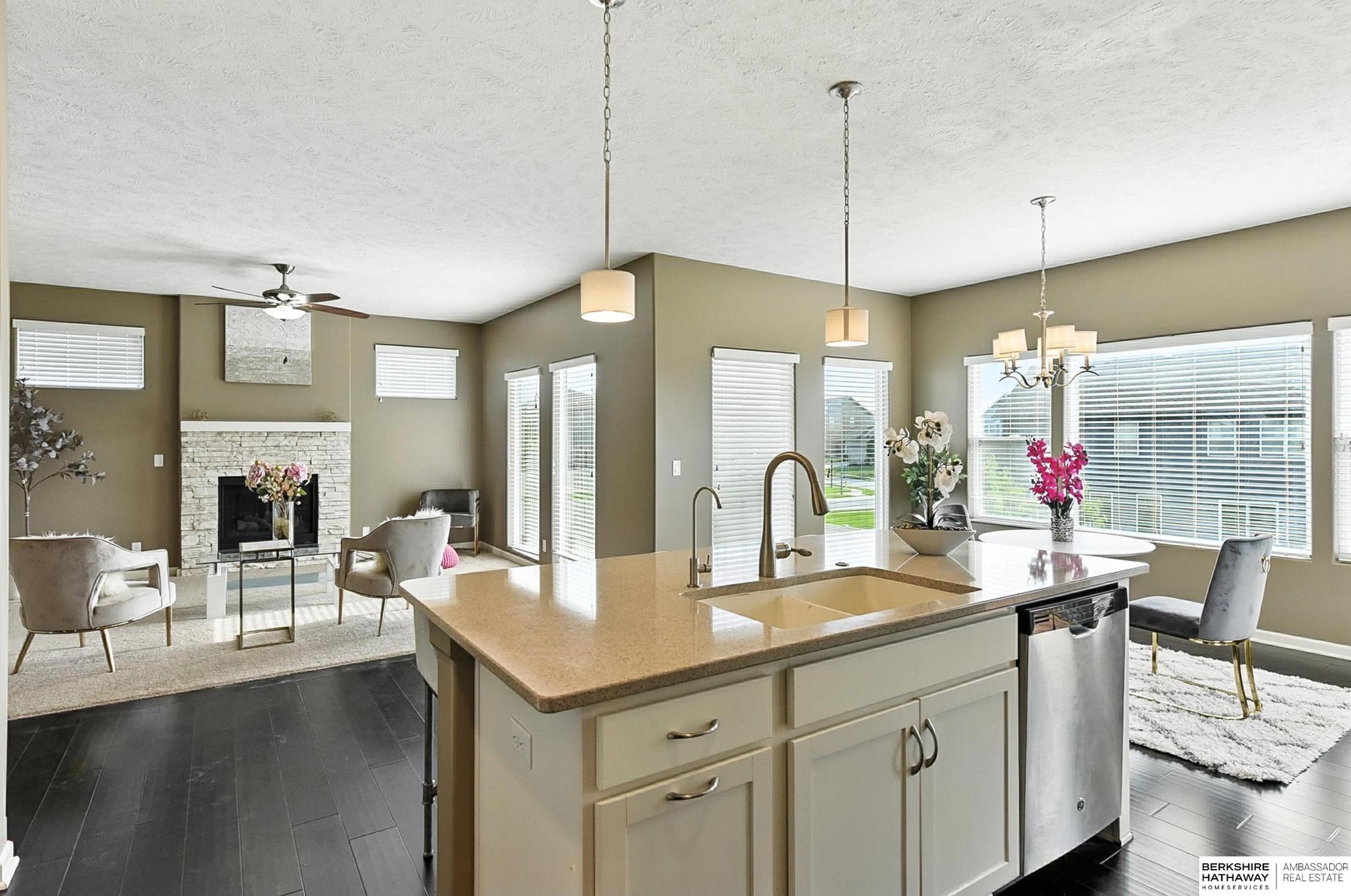 Omaha, Nebraska 68136, United States, 5 Bedrooms Bedrooms, ,3 BathroomsBathrooms,Residential,Pending,167734