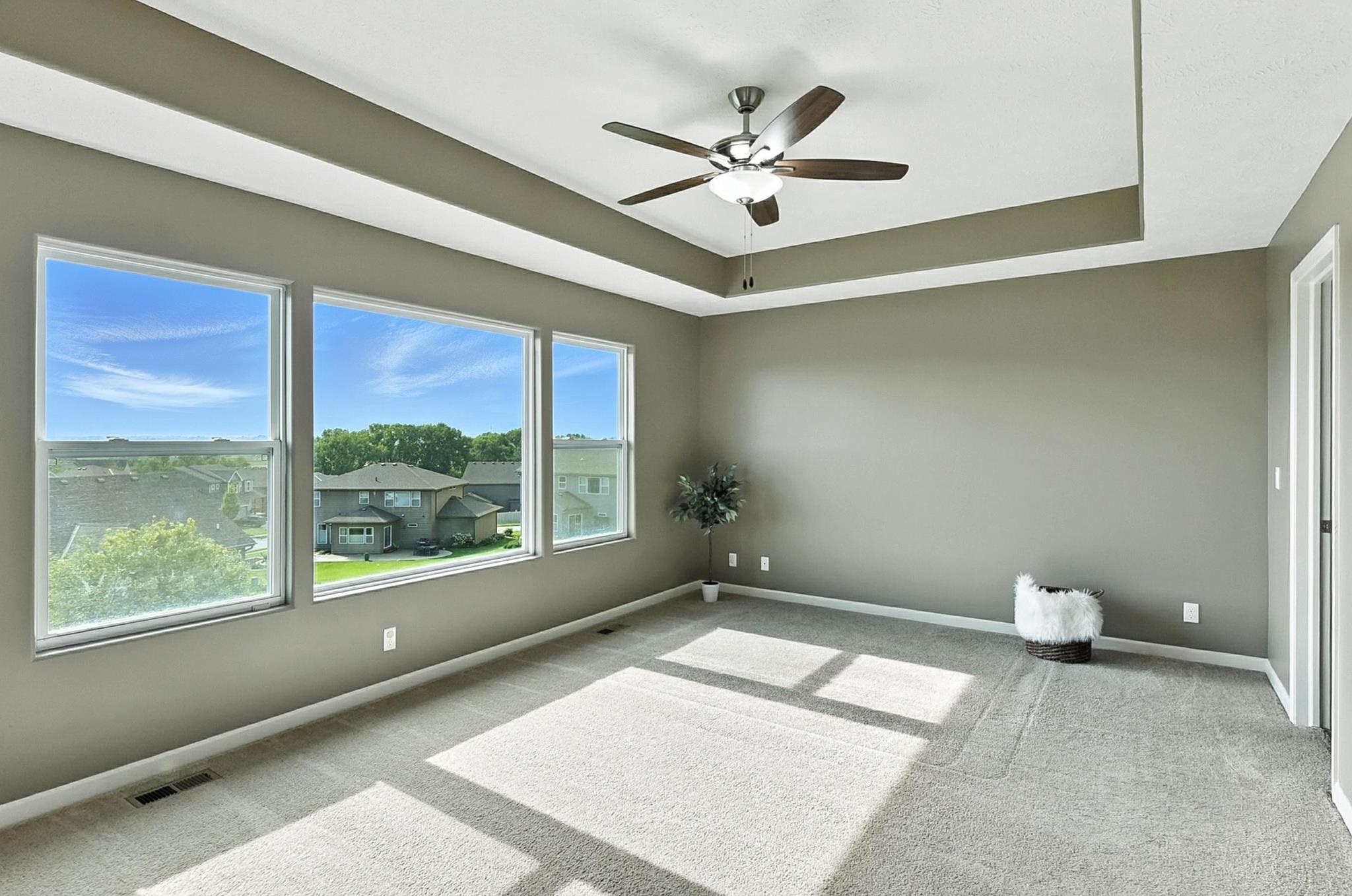 Omaha, Nebraska 68136, United States, 5 Bedrooms Bedrooms, ,3 BathroomsBathrooms,Residential,Pending,167734