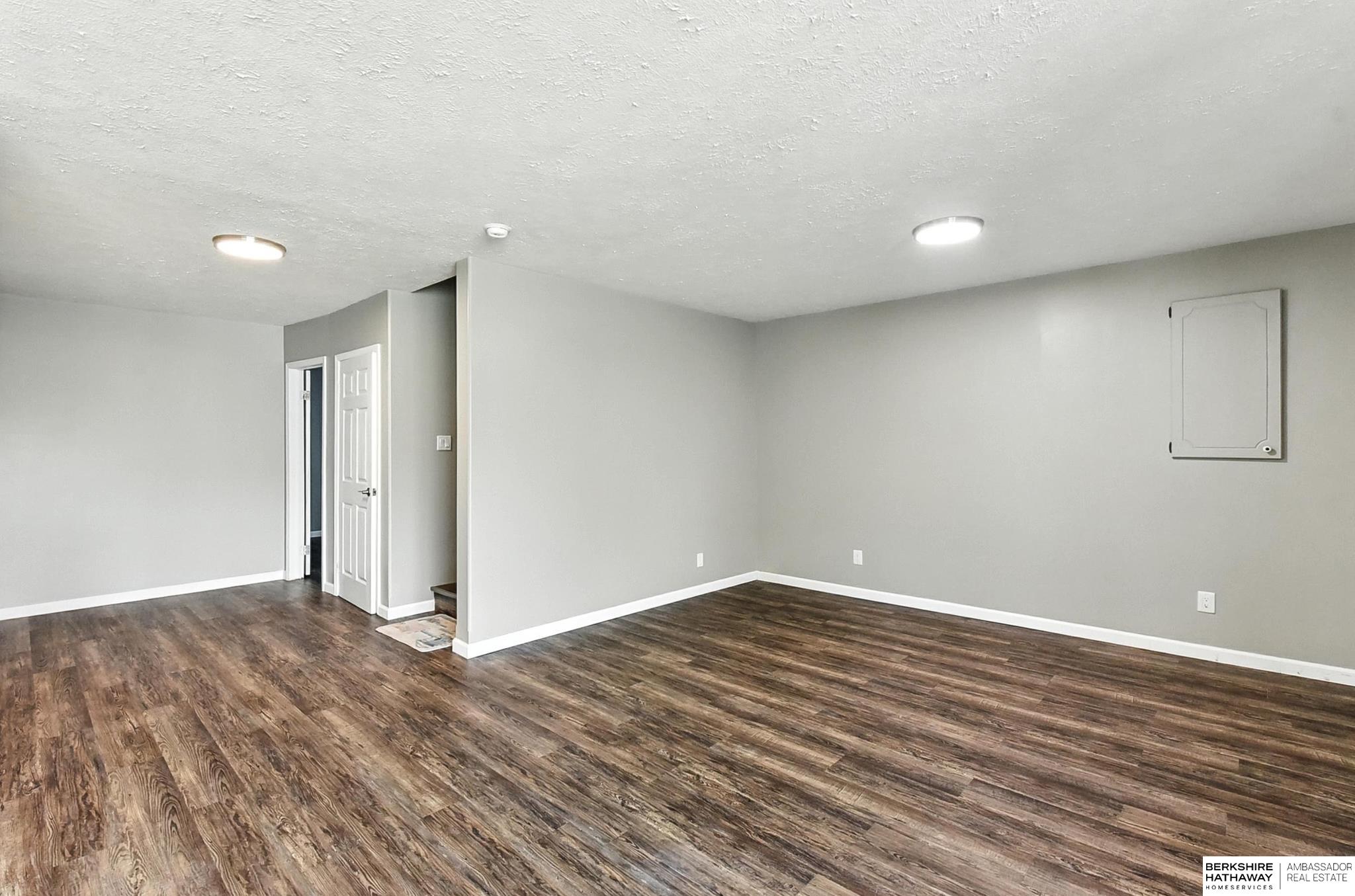 Omaha, Nebraska 68136, United States, 5 Bedrooms Bedrooms, ,3 BathroomsBathrooms,Residential,Pending,167734