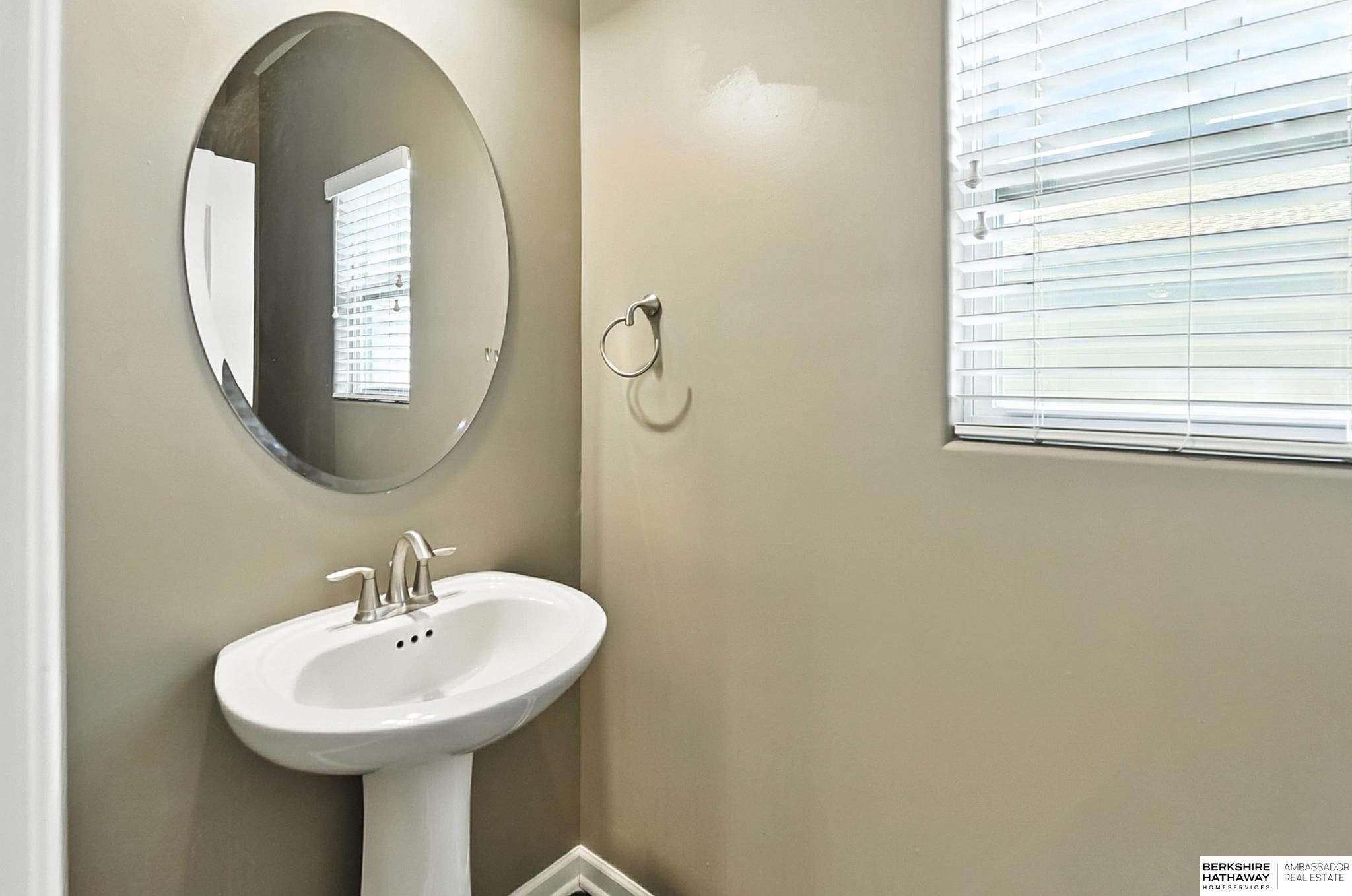 Omaha, Nebraska 68136, United States, 5 Bedrooms Bedrooms, ,3 BathroomsBathrooms,Residential,Pending,167734