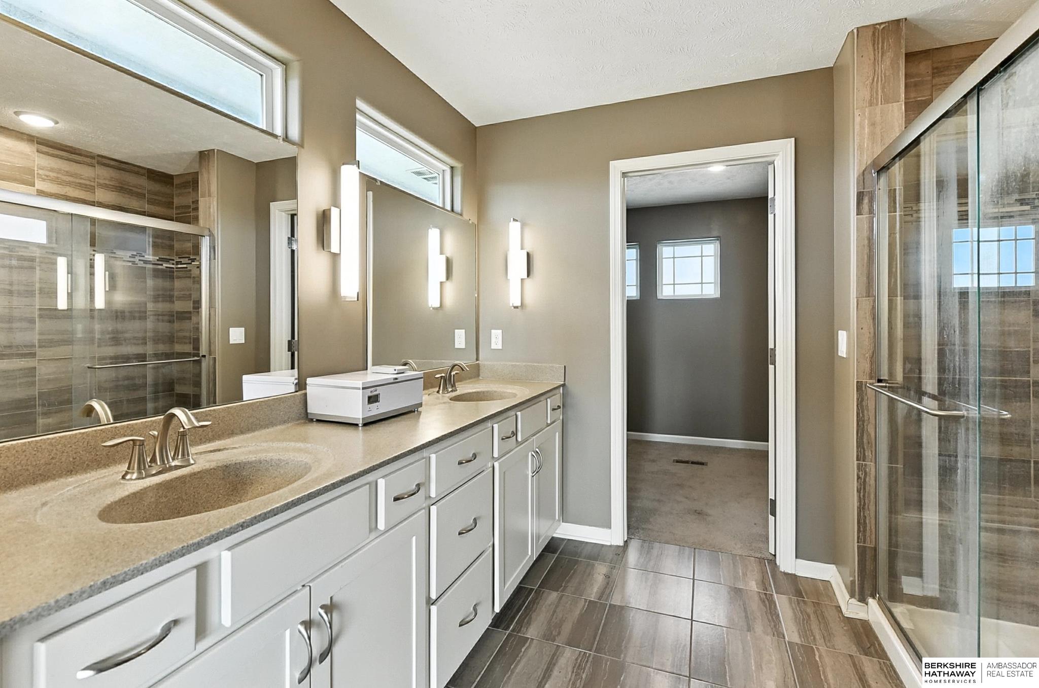 Omaha, Nebraska 68136, United States, 5 Bedrooms Bedrooms, ,3 BathroomsBathrooms,Residential,Pending,167734