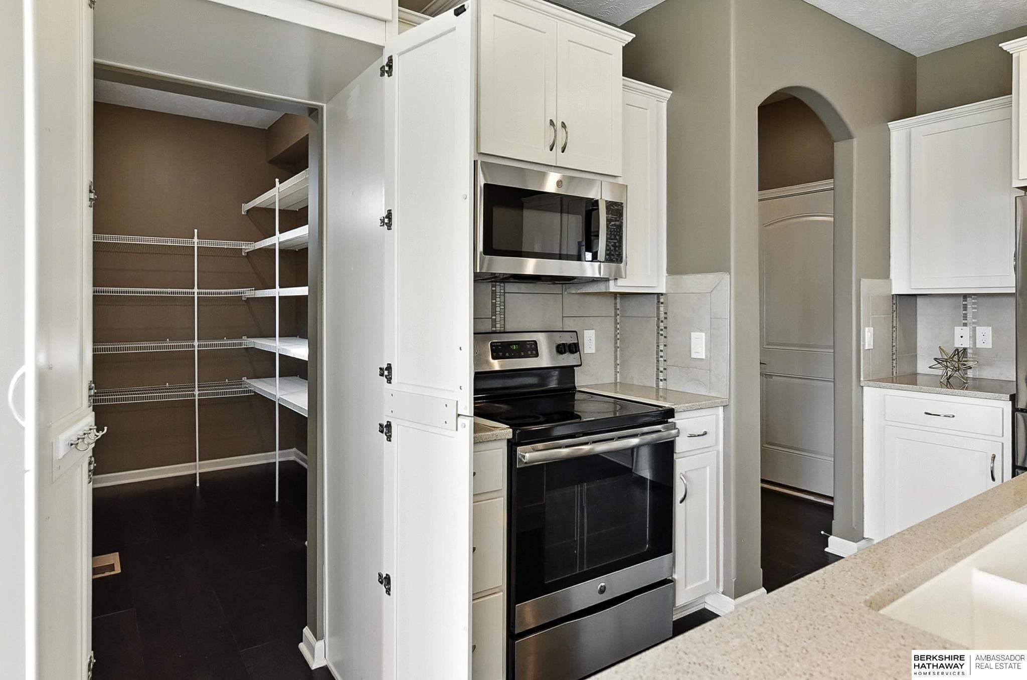 Omaha, Nebraska 68136, United States, 5 Bedrooms Bedrooms, ,3 BathroomsBathrooms,Residential,Pending,167734